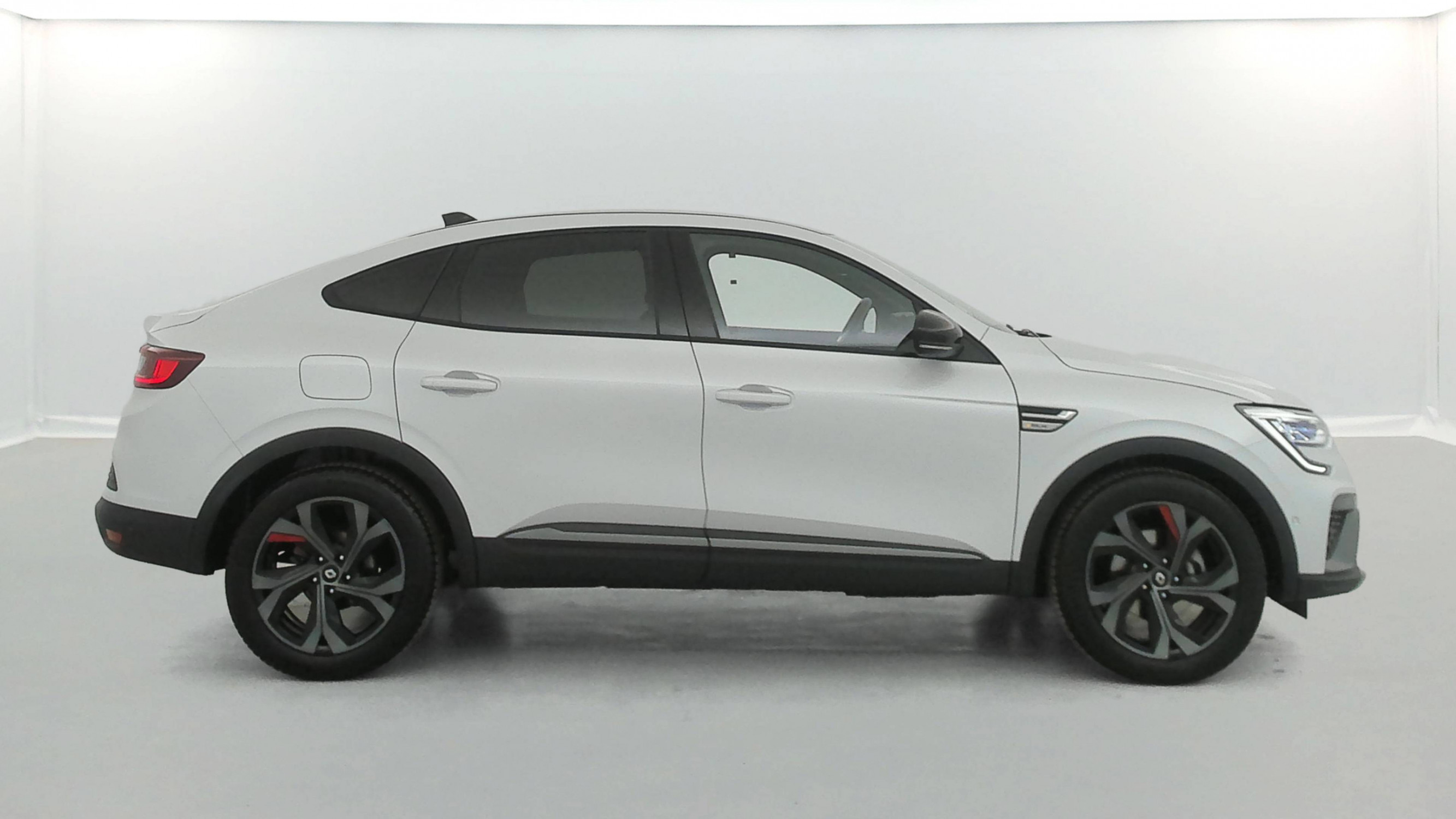Vente en ligne Renault Arkana  E-Tech 145 - 21B au prix de 20 990 €