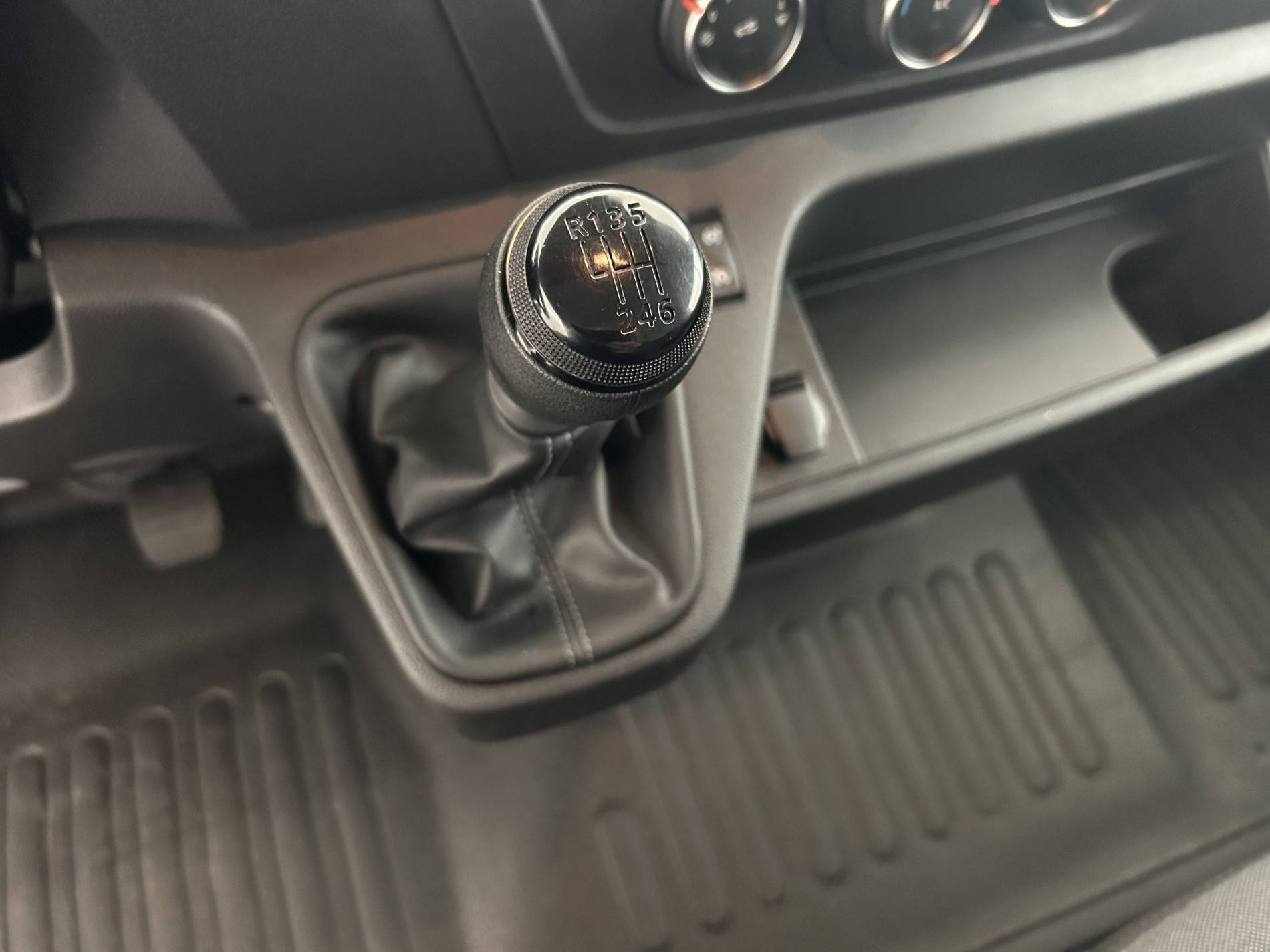 Vente en ligne Renault Master Fourgon MASTER FGN TRAC F3500 L3H3 BLUE DCI 135 au prix de 26 490 €