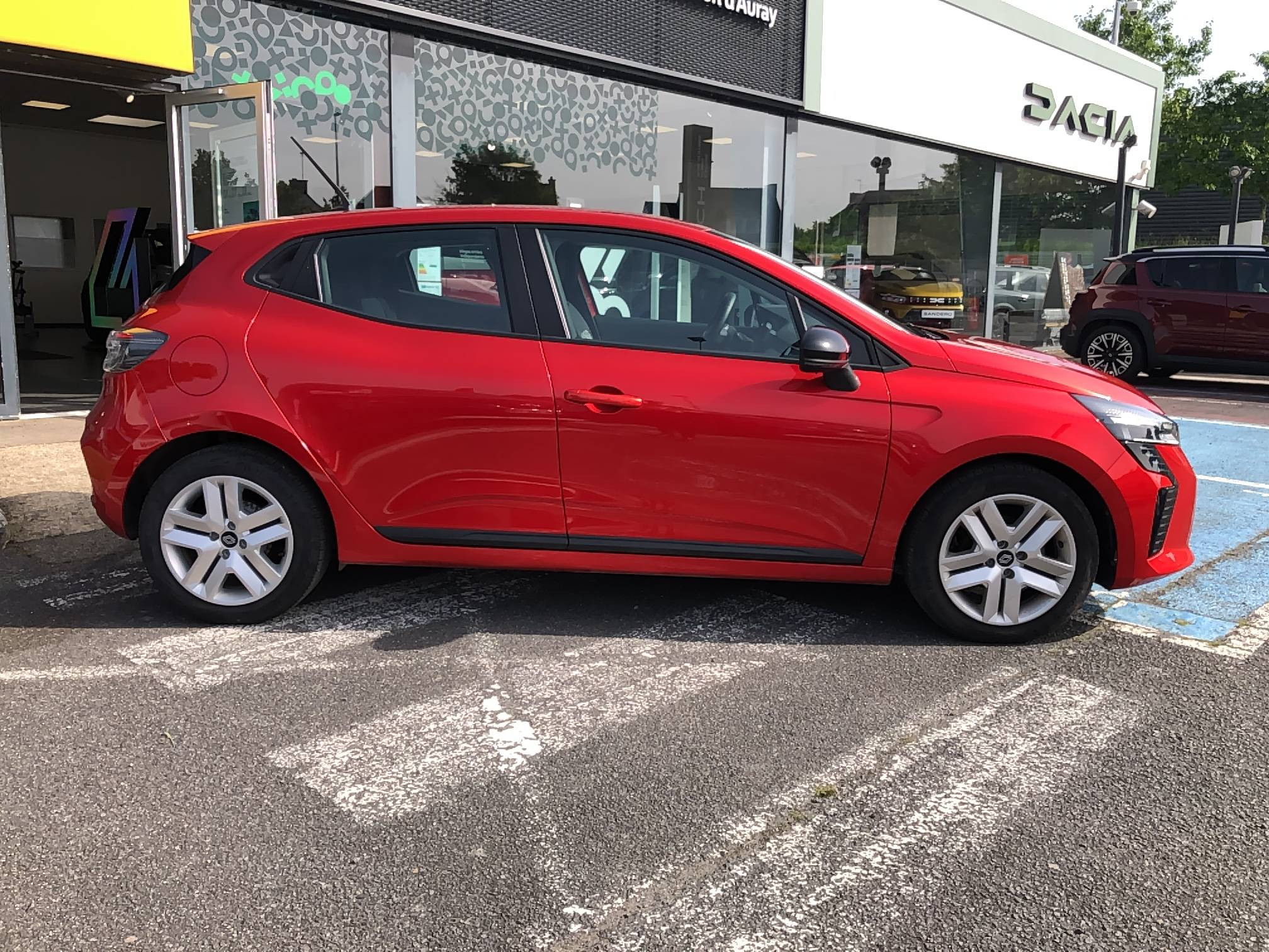 Vente en ligne Renault Clio 5 Clio TCe 90 au prix de 15 990 €