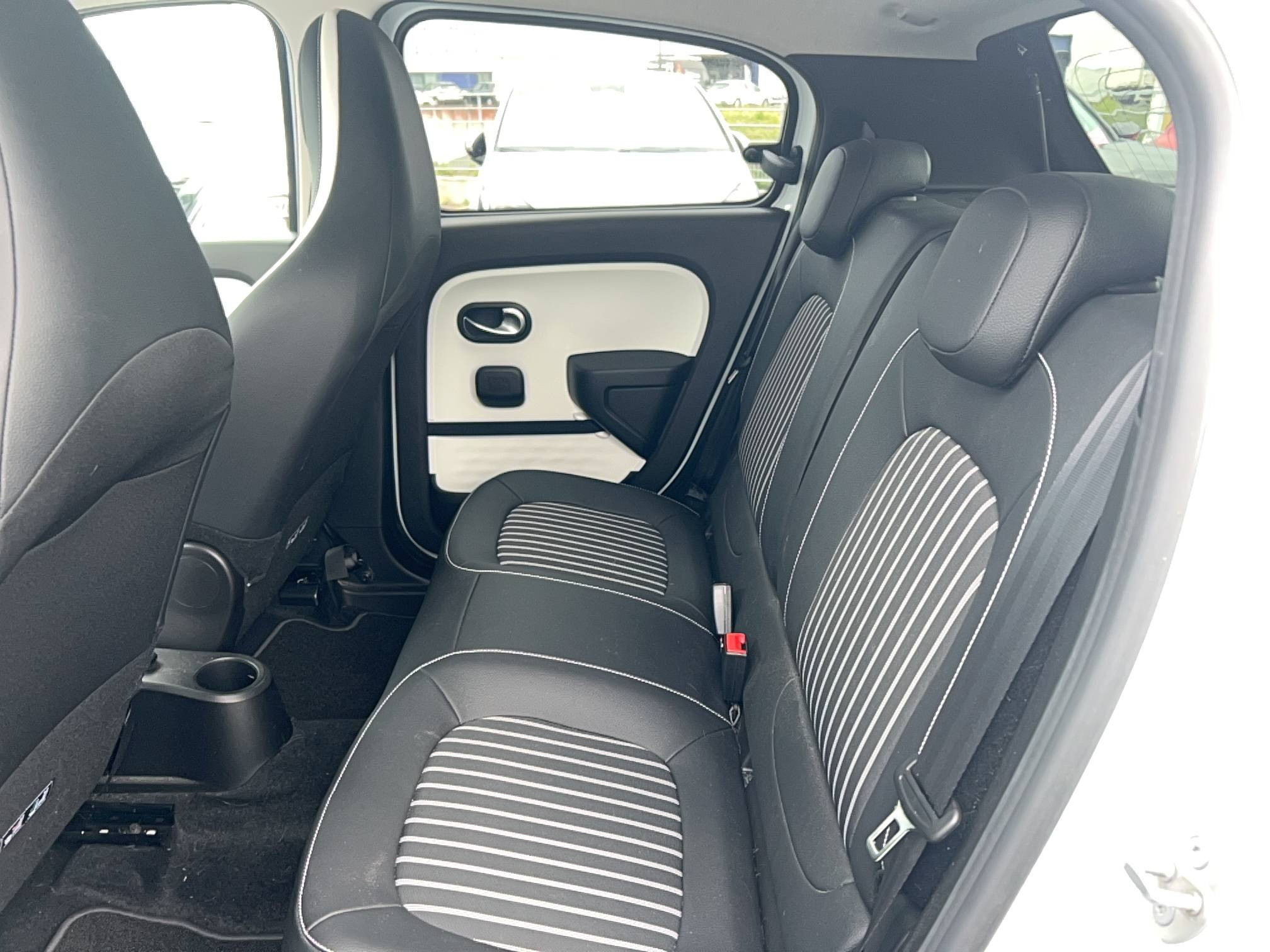Vente en ligne Renault Twingo Electrique Twingo III E-Tech au prix de 13 600 €