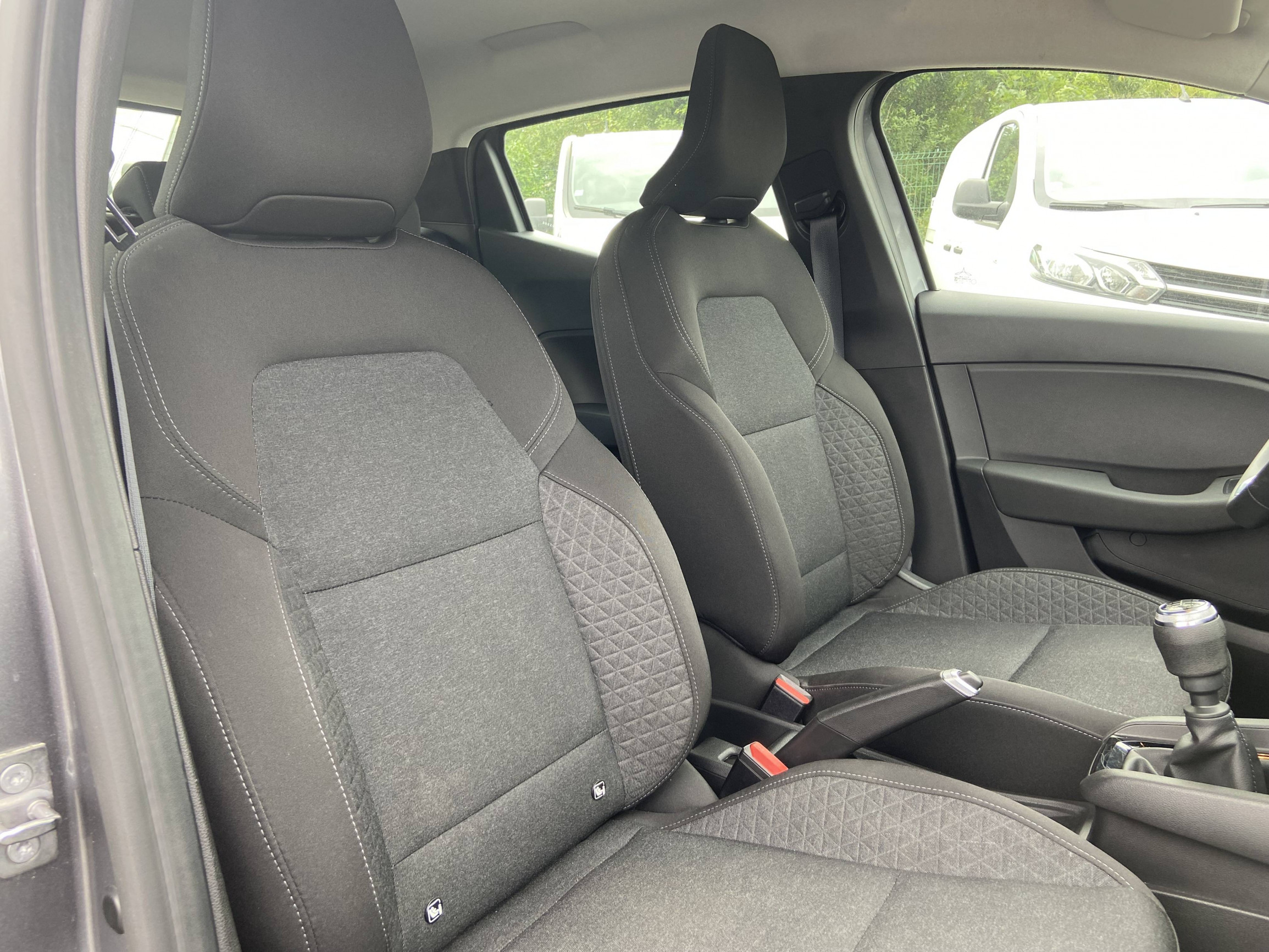 Vente en ligne Renault Clio 5 Clio TCe 90 au prix de 13 890 €
