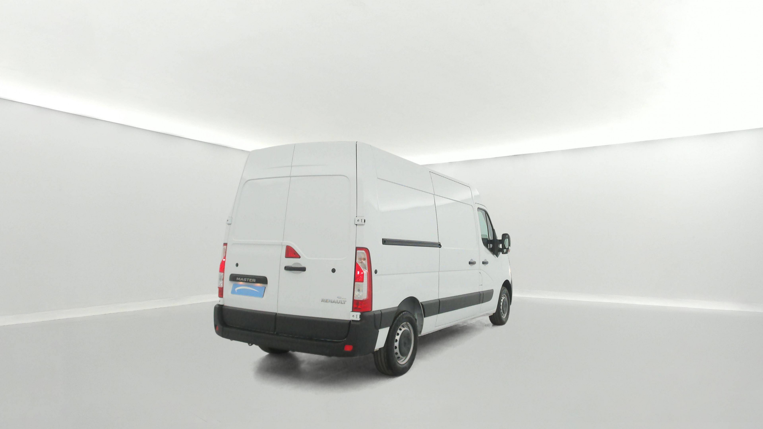 Vente en ligne Renault Master Fourgon MASTER FGN TRAC F3500 L2H2 BLUE DCI 135 au prix de 23 390 €