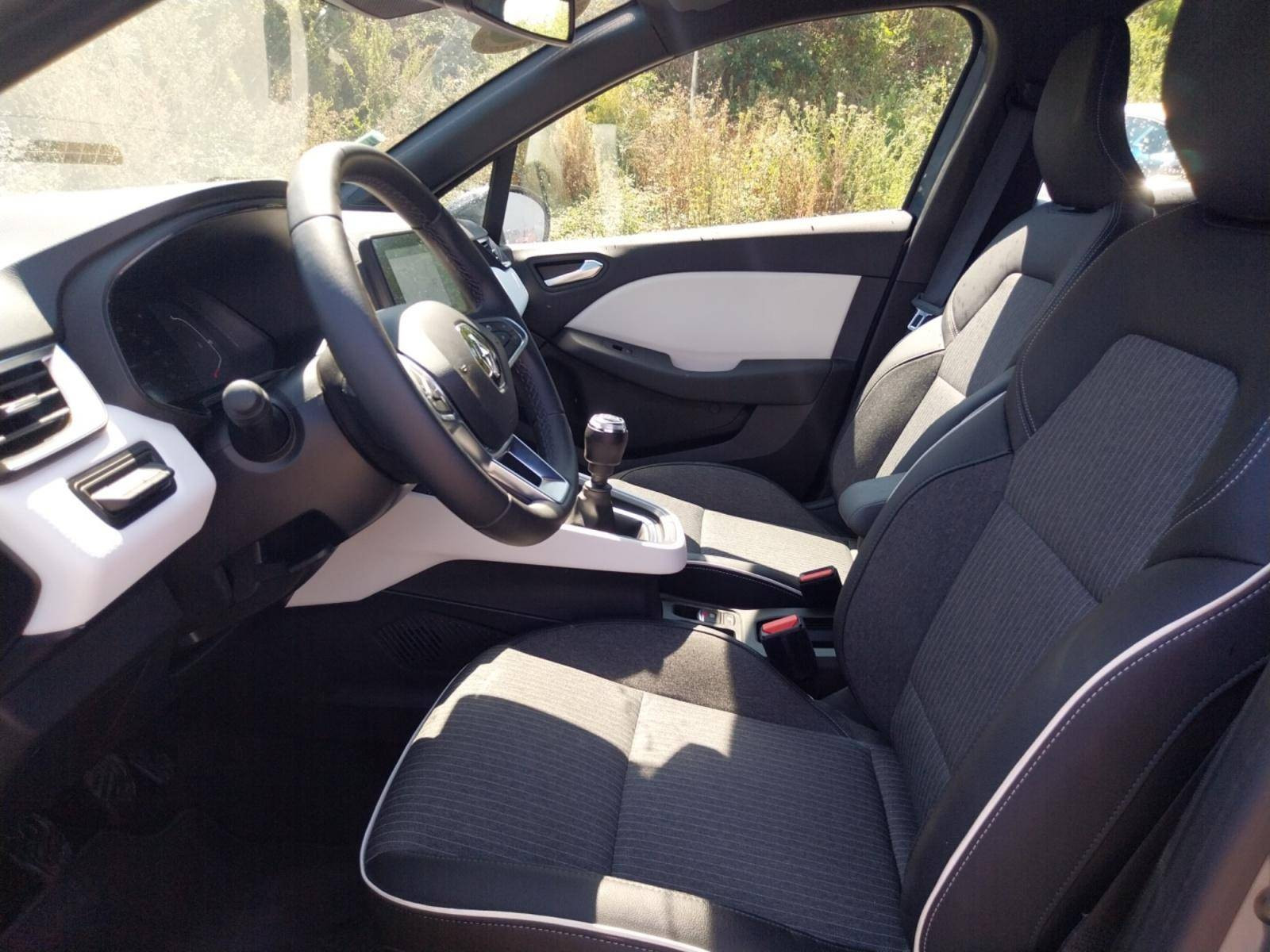 Vente en ligne Renault Clio 5 Clio TCe 90 - 21N au prix de 14 990 €