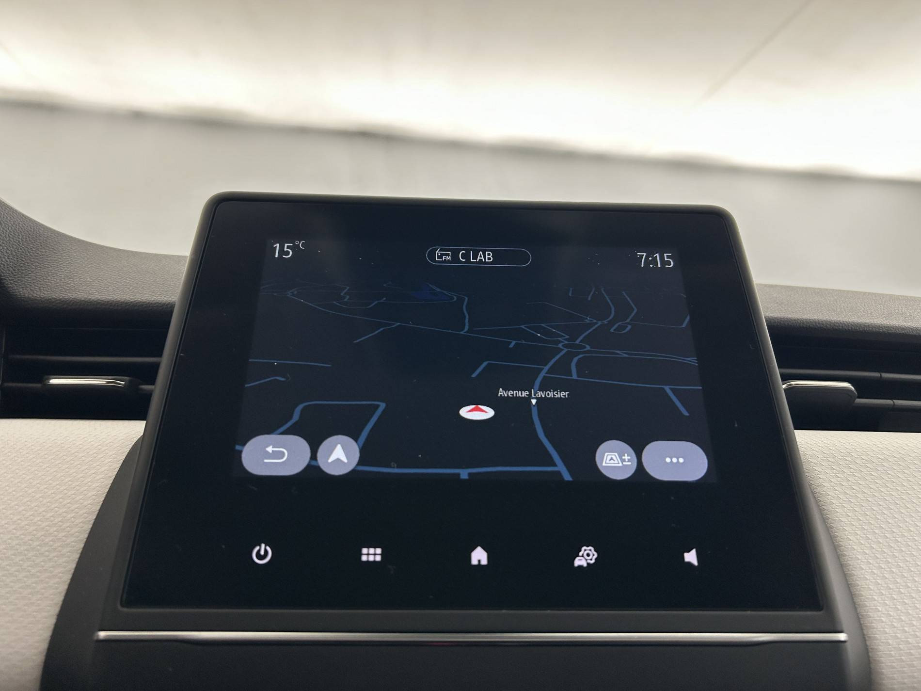 Vente en ligne Renault Clio 5 Clio E-Tech full hybrid 145 au prix de 17 950 €