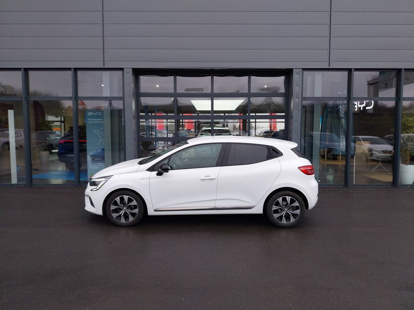 Vente en ligne Renault Clio 5 Clio TCe 90 au prix de 14 950 €