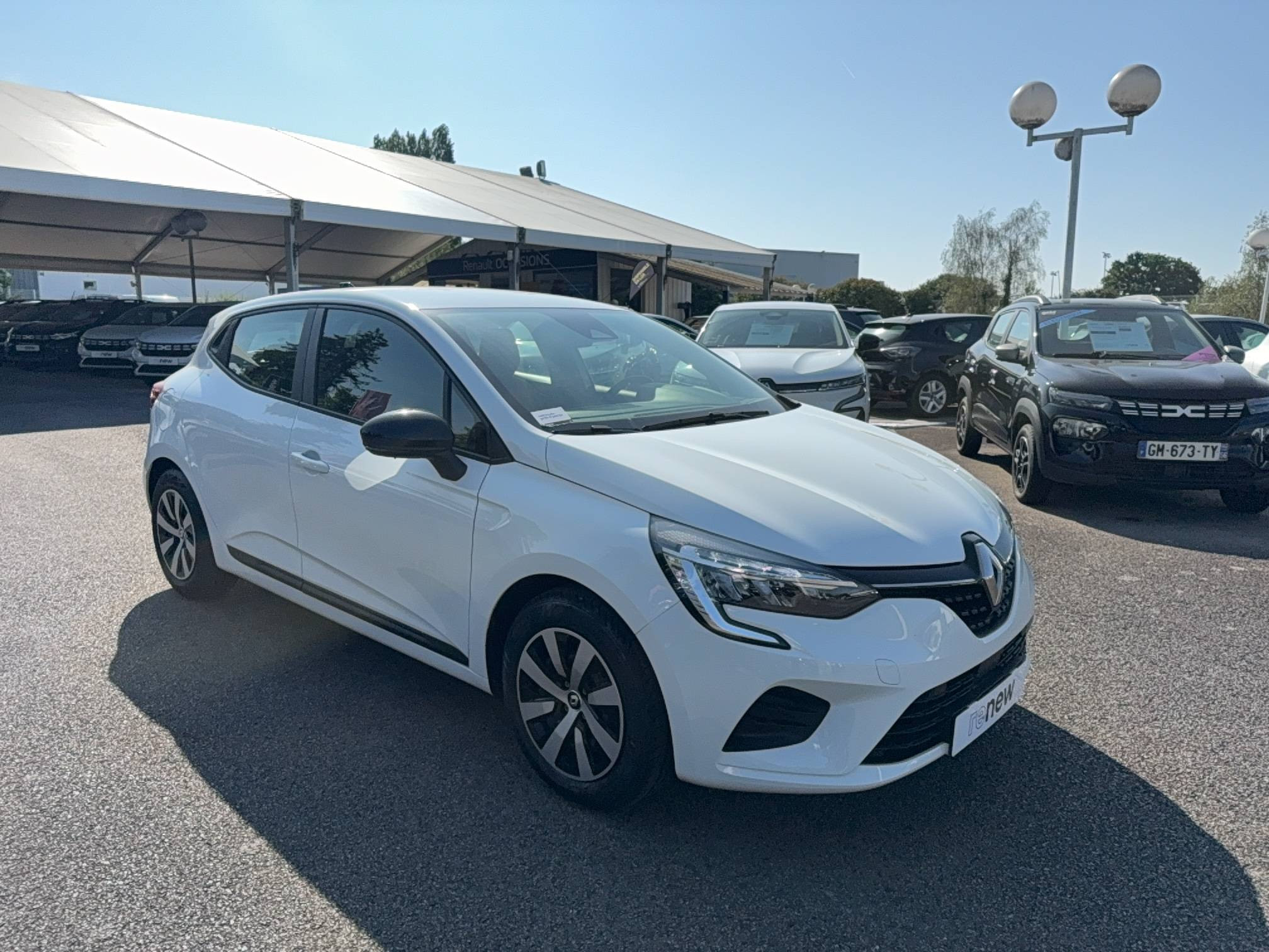 Vente en ligne Renault Clio 5 Clio E-Tech full hybrid 145 au prix de 16 690 €