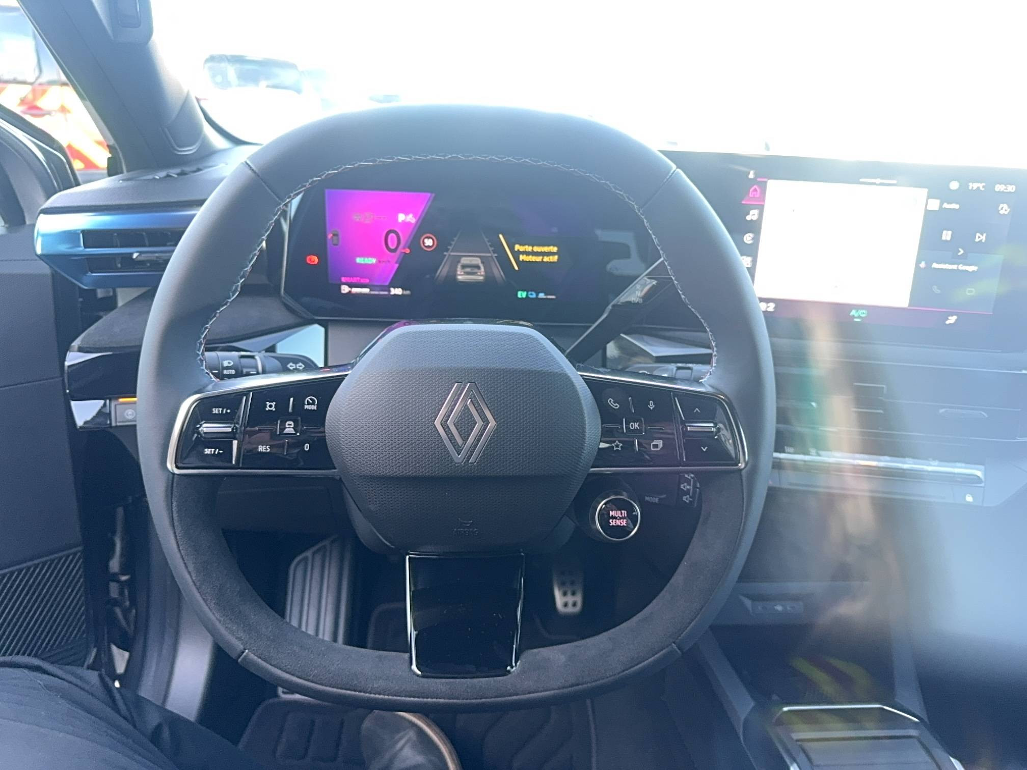 Vente en ligne Renault Clio 6 Clio E-Tech full hybrid 160 ch au prix de 28 490 €
