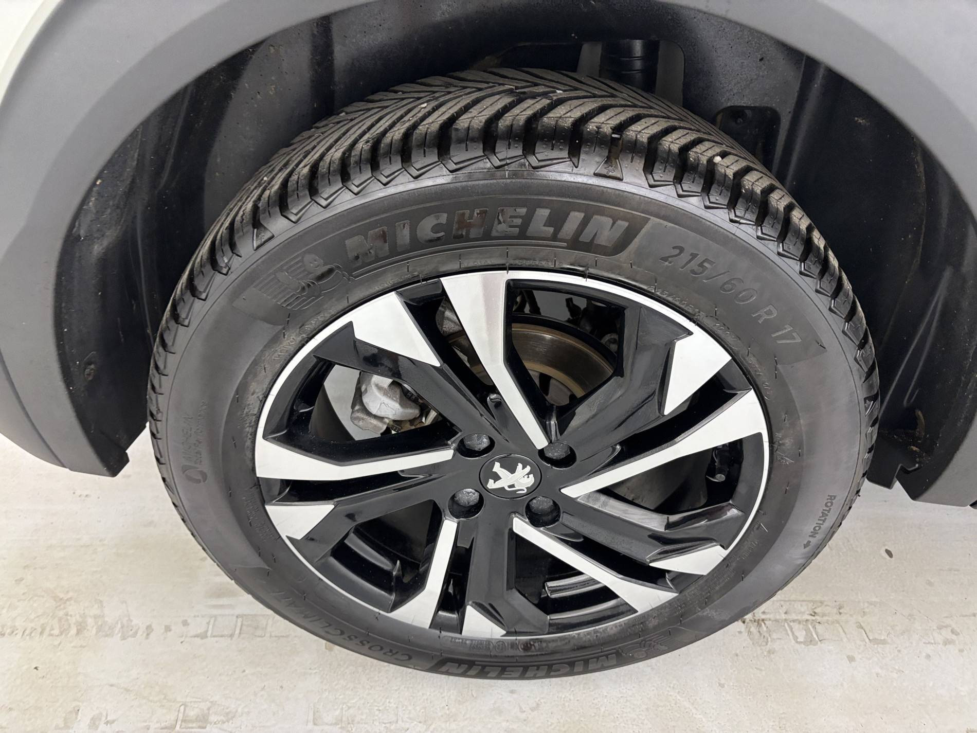 Vente en ligne Peugeot 2008  BlueHDi 130 S&S EAT8 au prix de 17 490 €