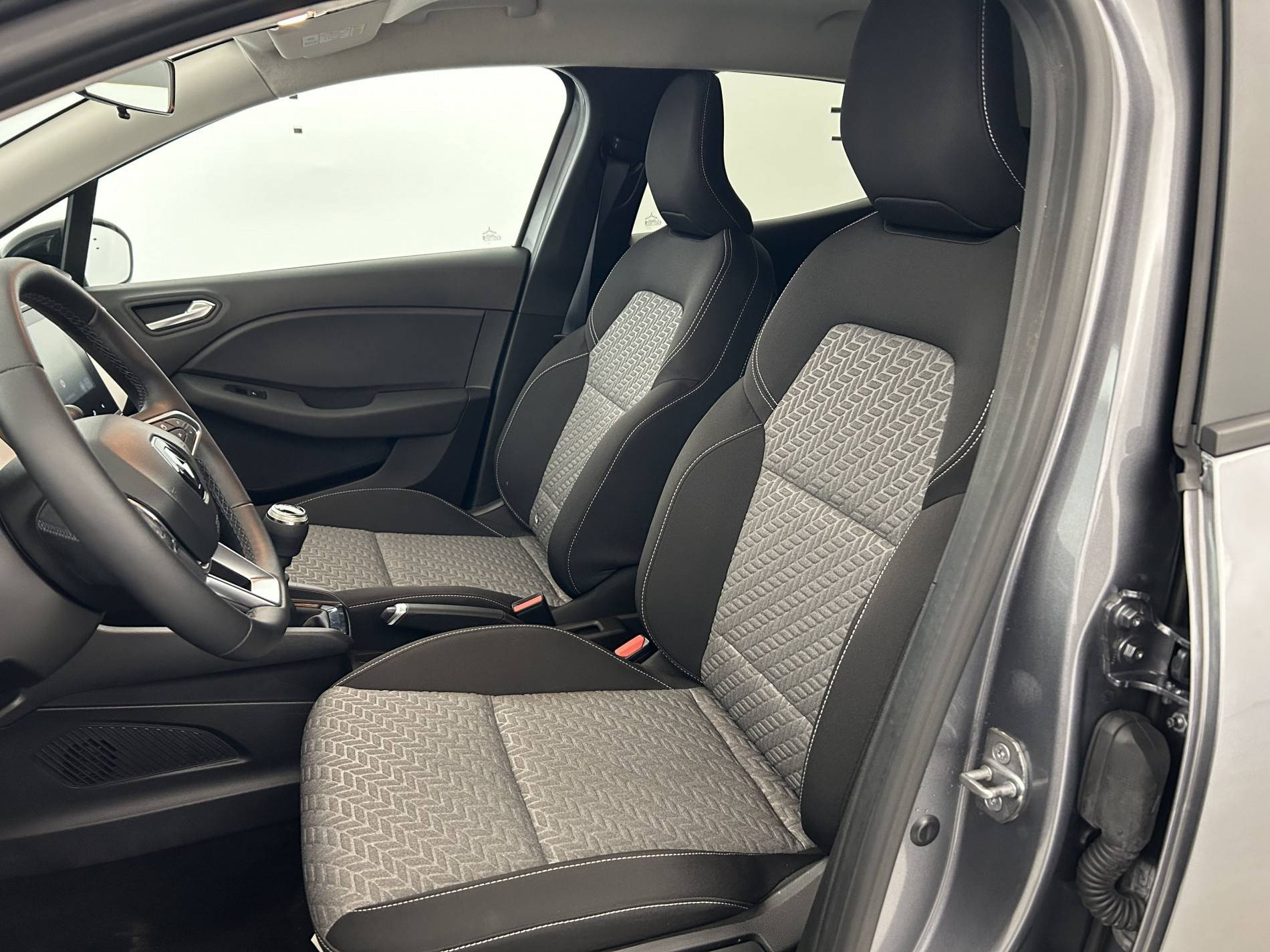 Vente en ligne Renault Clio 5 Clio TCe 90 au prix de 14 990 €