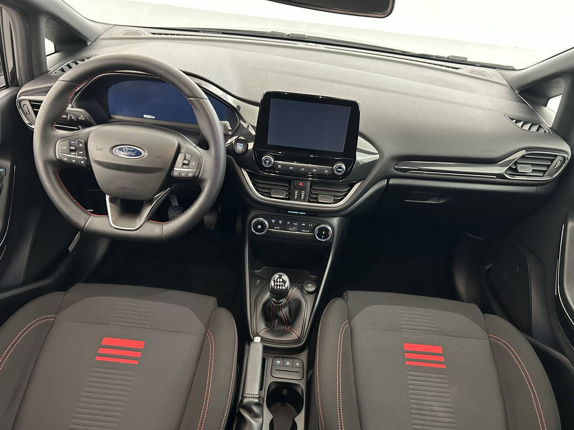 Vente en ligne Ford Fiesta  1.0 Flexifuel 95 ch S&S BVM6 au prix de 16 991 €