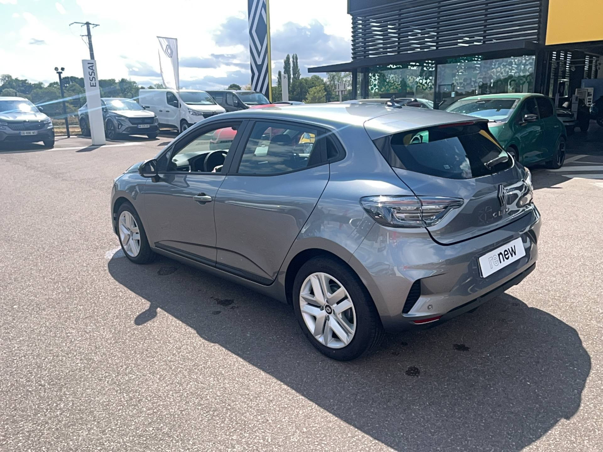 Vente en ligne Renault Clio 5 Clio E-Tech full hybrid 145 ch GSR2 au prix de 18 990 €