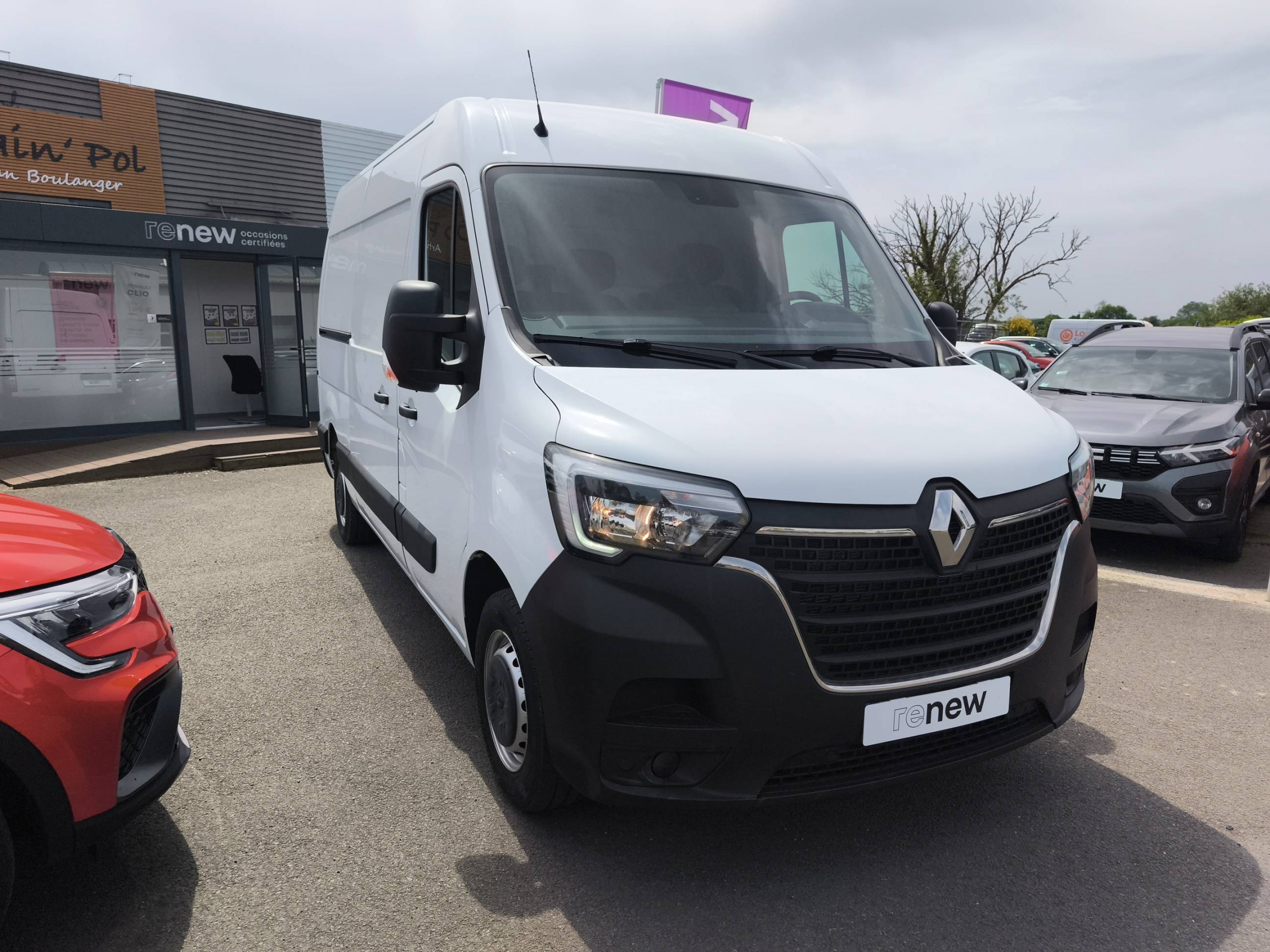 Vente en ligne Renault Master Fourgon MASTER FGN TRAC F3500 L2H2 BLUE DCI 135 au prix de 24 990 €