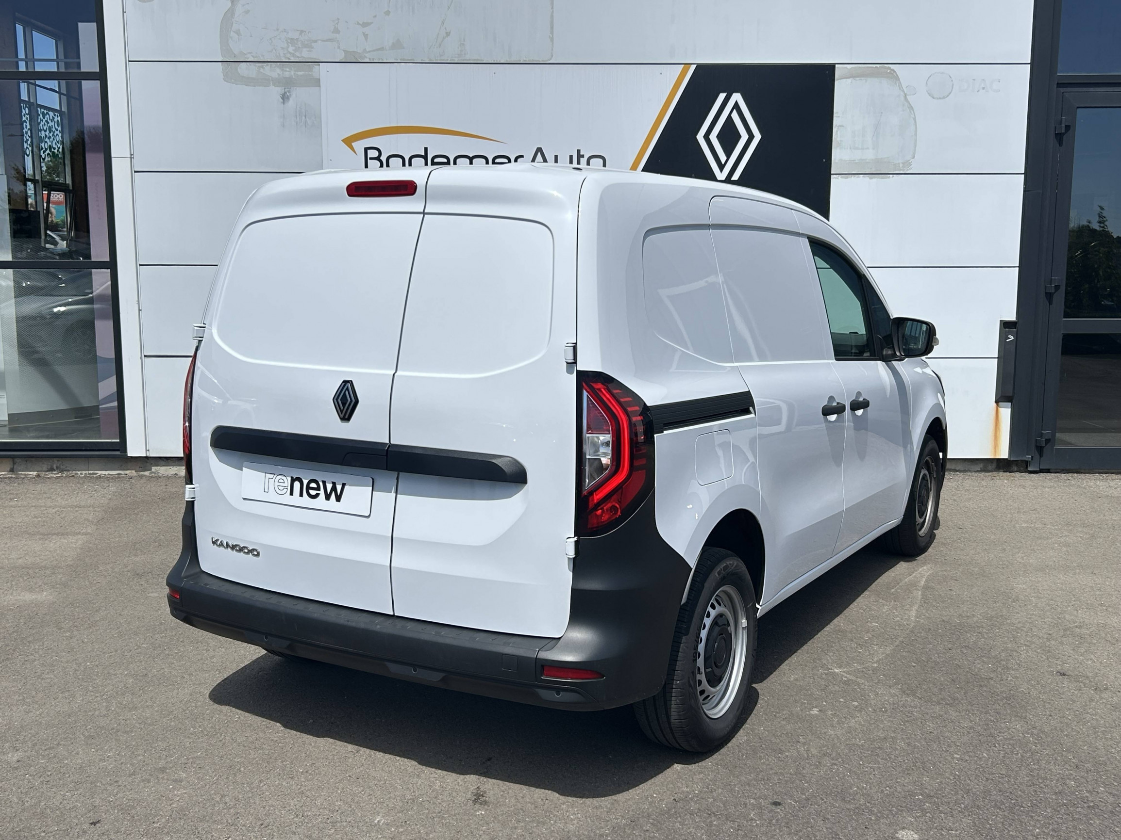 Vente en ligne Renault Kangoo Van  TOLE L1 BLUE DCI 95 AUTO au prix de 21 450 €