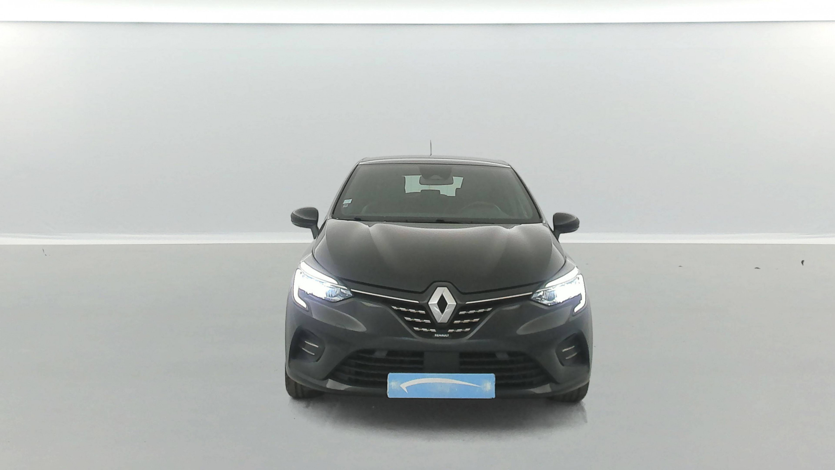 Vente en ligne Renault Clio 5 Clio E-Tech 140 - 21N au prix de 15 790 €