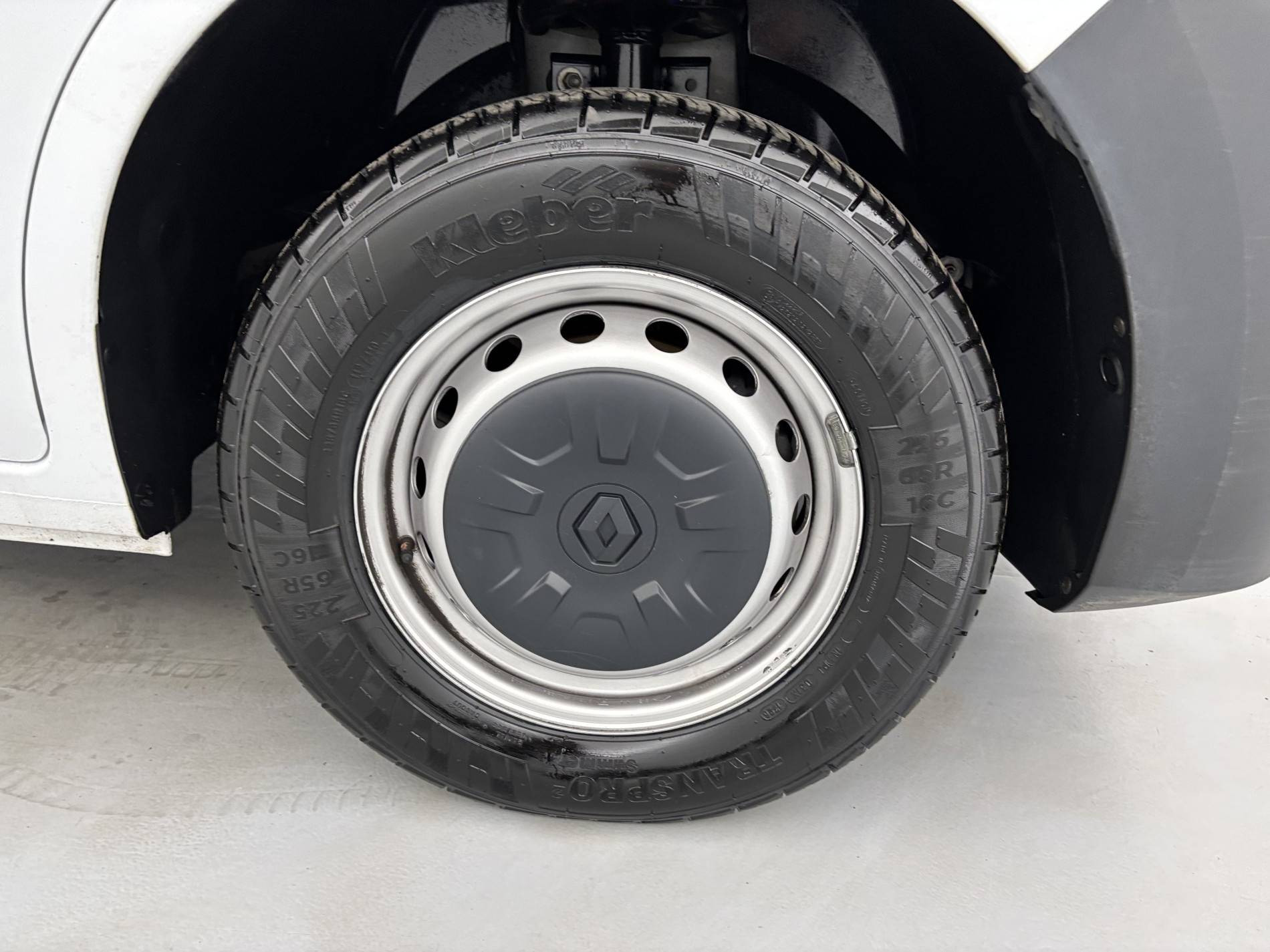 Vente en ligne Renault Master Fourgon MASTER FGN TRAC F3500 L2H2 BLUE DCI 135 au prix de 22 990 €