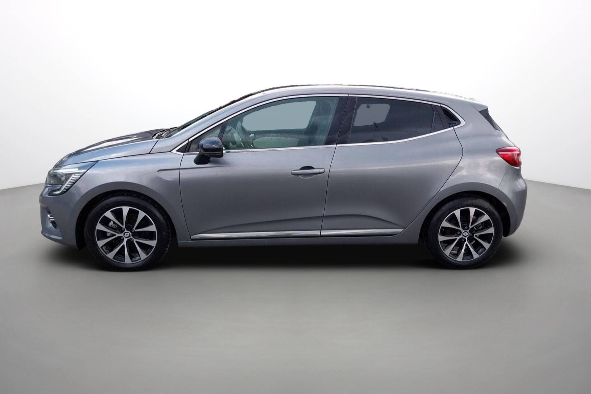 Vente en ligne Renault Clio 5 Clio E-Tech full hybrid 145 au prix de 17 990 €