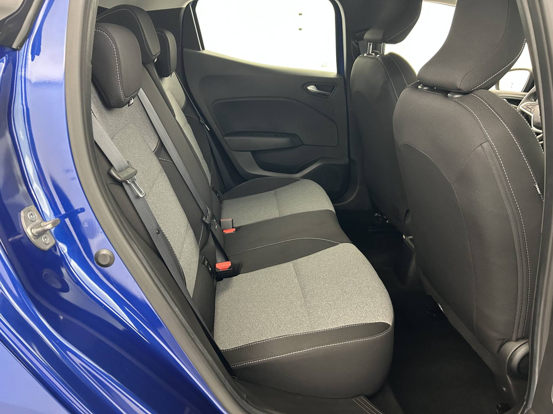 Vente en ligne Renault Clio 5 Clio TCe 90 au prix de 15 990 €