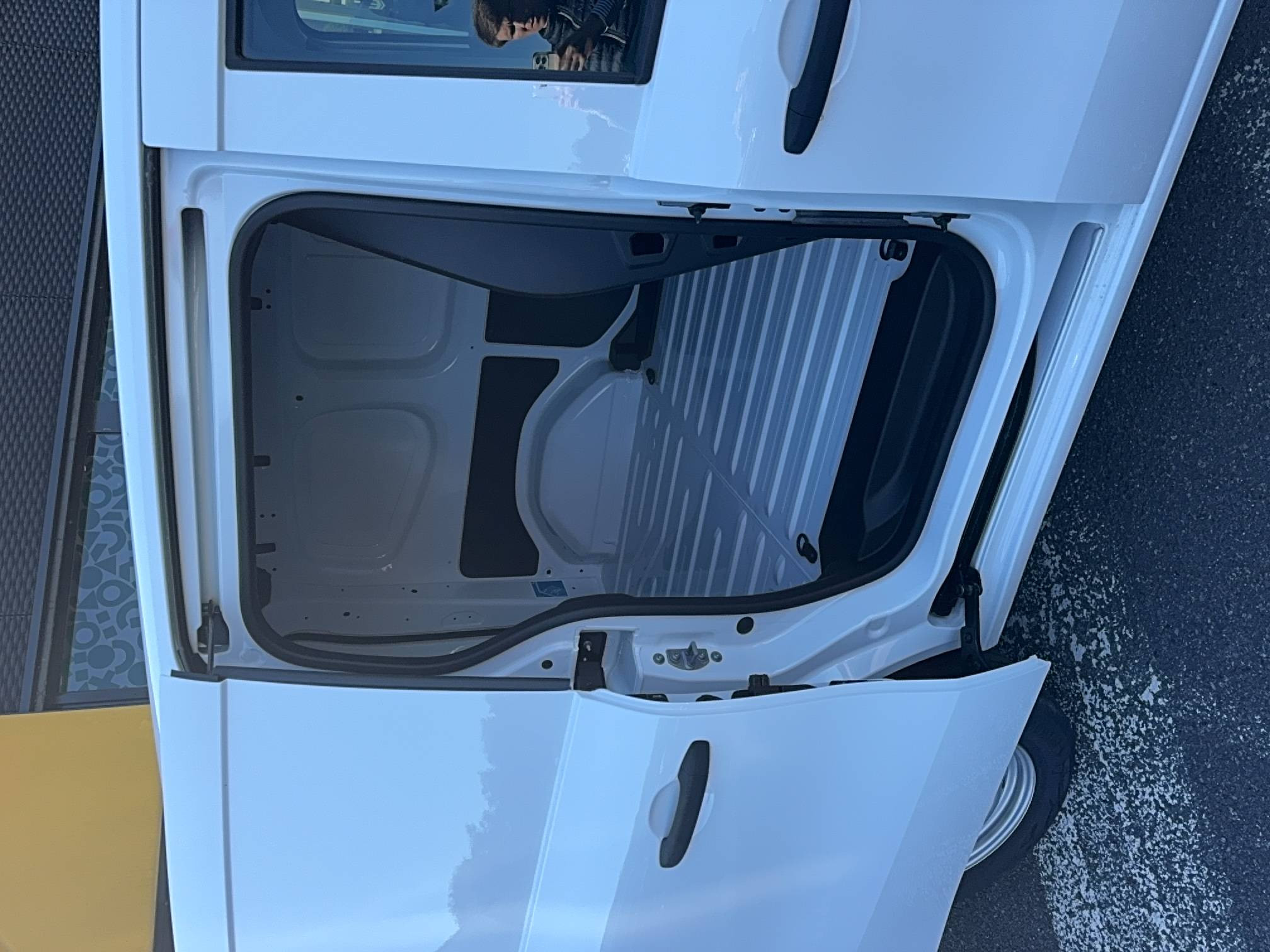 Vente en ligne Renault Kangoo Van  FG TOLE DCI 95 L1 AUTO au prix de 25 000 €