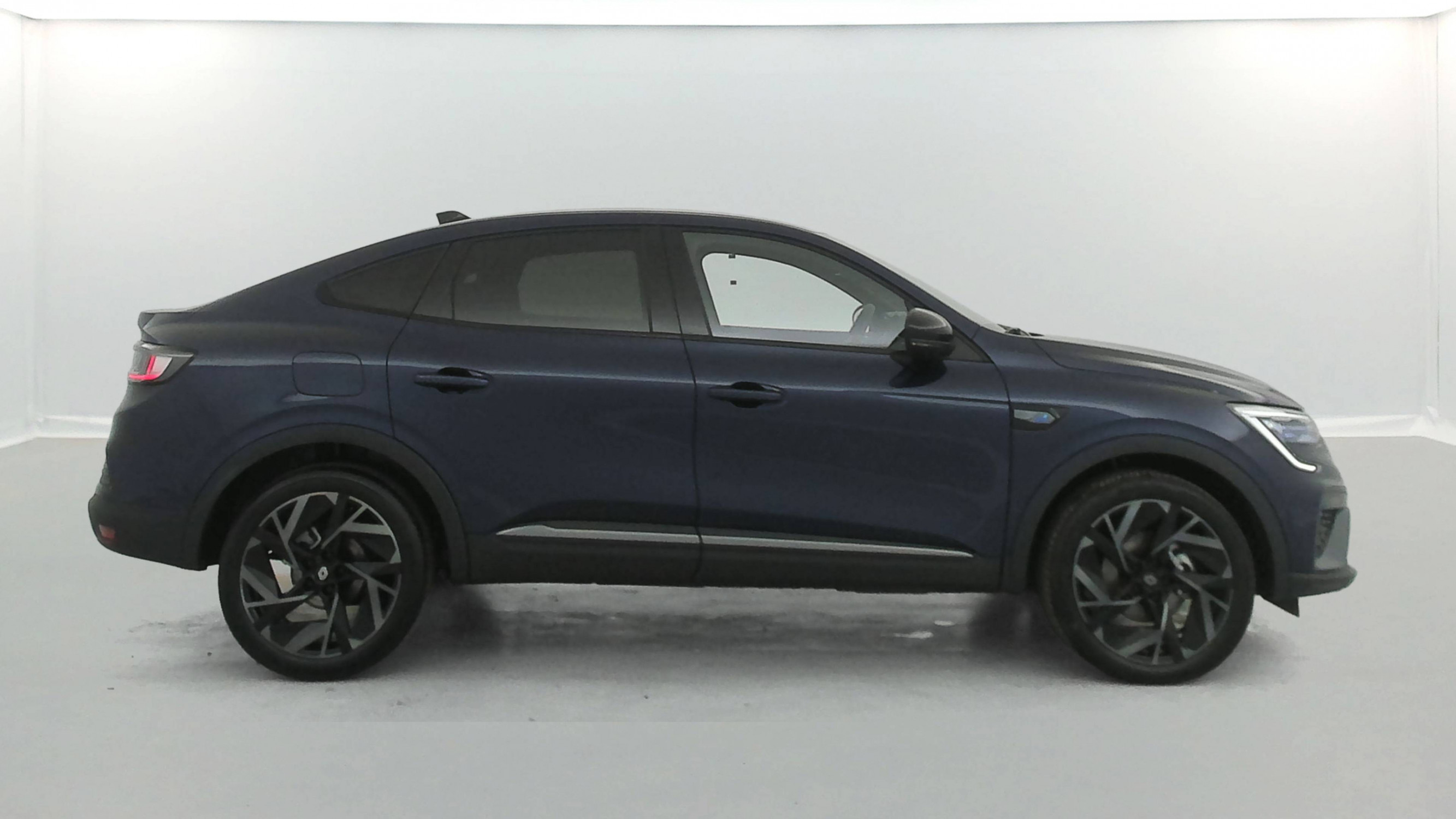 Vente en ligne Renault Arkana  E-Tech full hybrid 145 GSR2 au prix de 28 980 €
