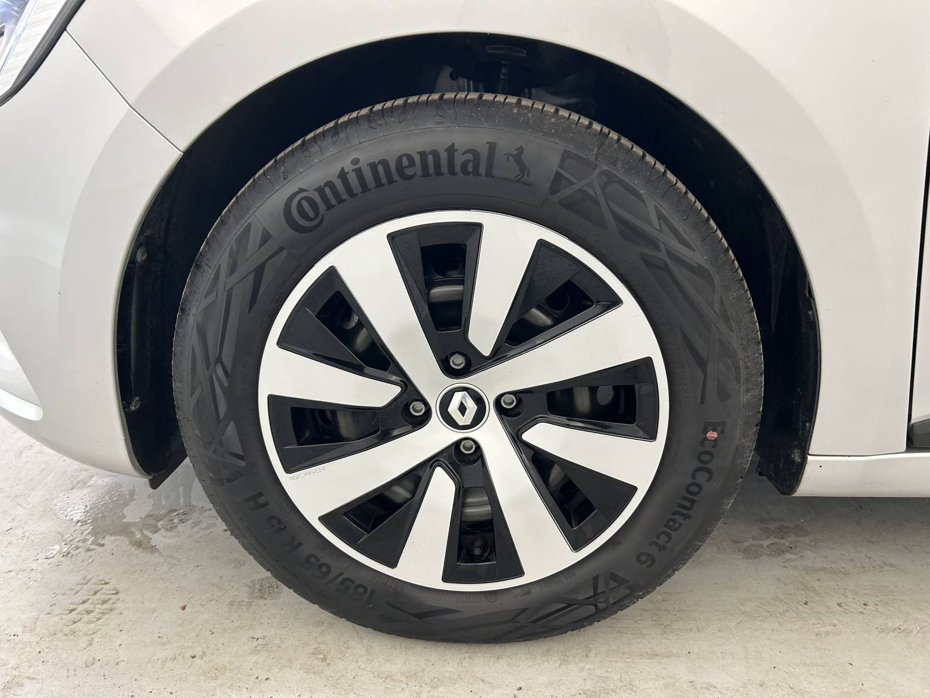 Vente en ligne Renault Clio 5 Clio TCe 90 au prix de 15 990 €