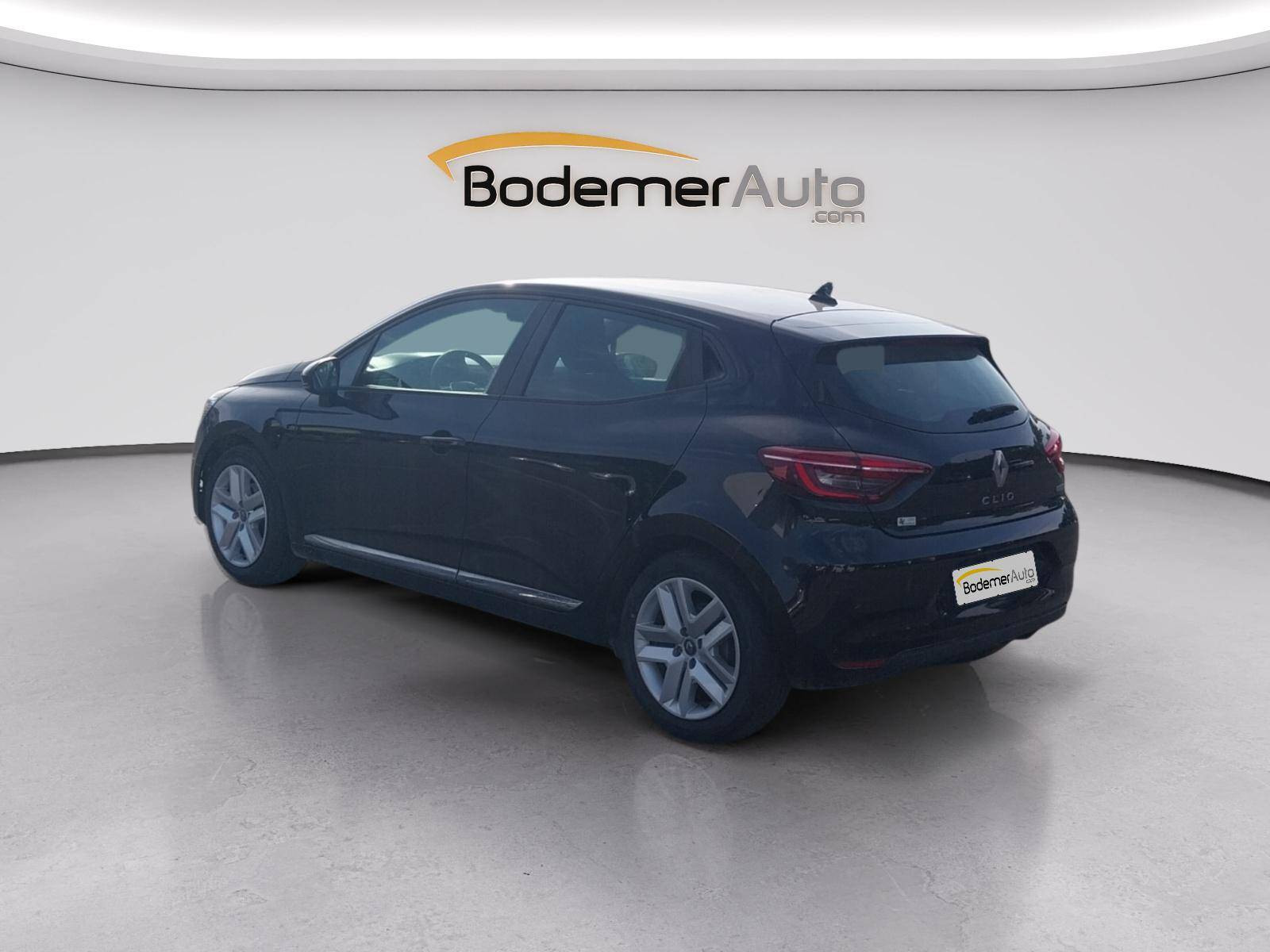Vente en ligne Renault Clio 5 Clio E-Tech 140 - 21N au prix de 16 990 €