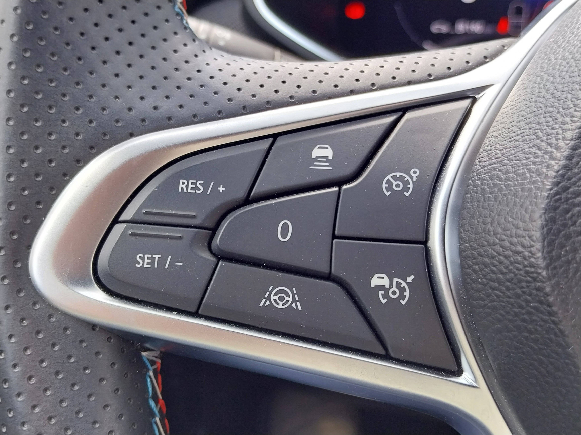 Vente en ligne Renault Clio 5 Clio E-Tech full hybrid 145 au prix de 21 490 €