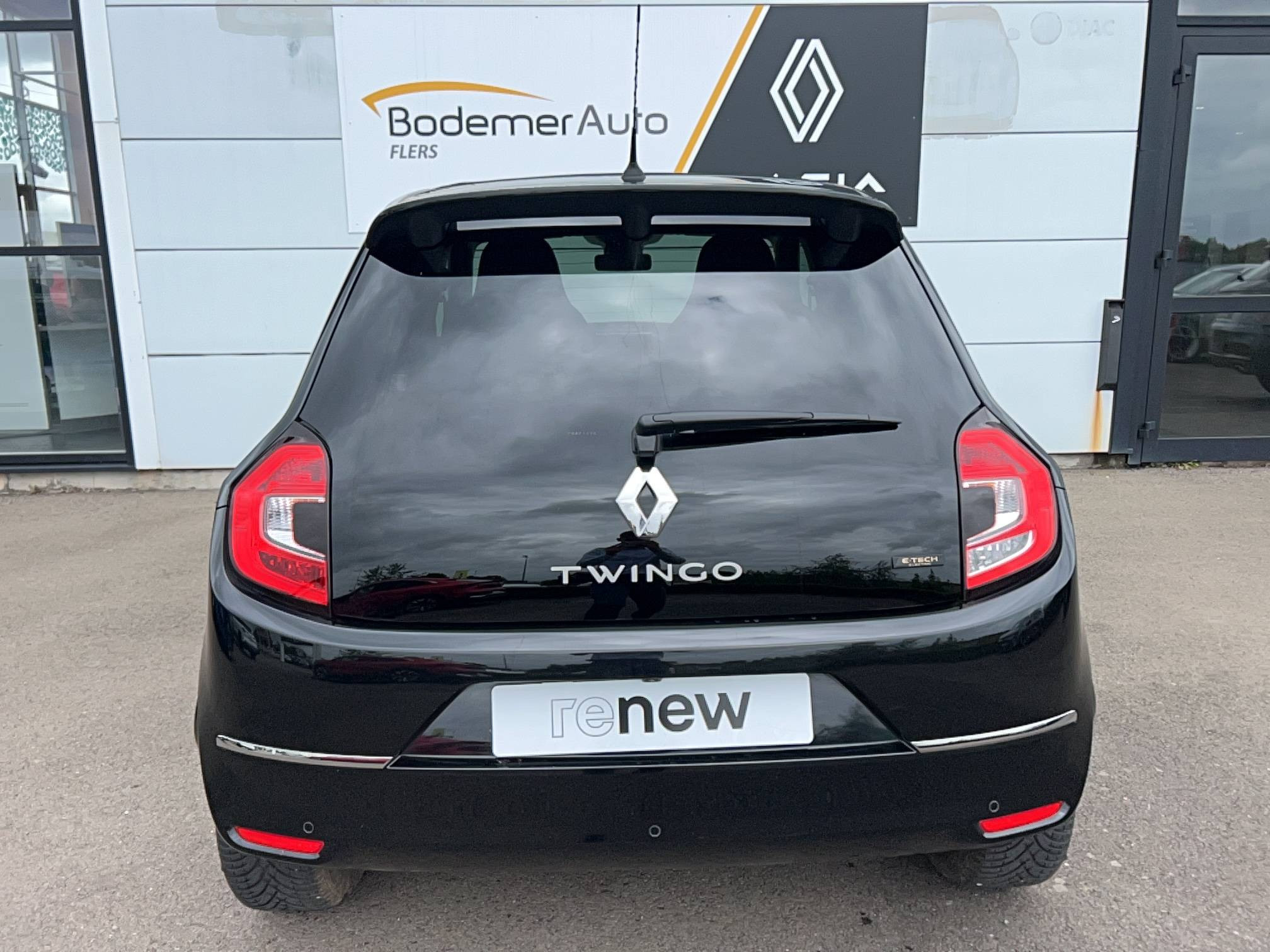 Vente en ligne Renault Twingo Electrique Twingo III E-Tech au prix de 13 890 €