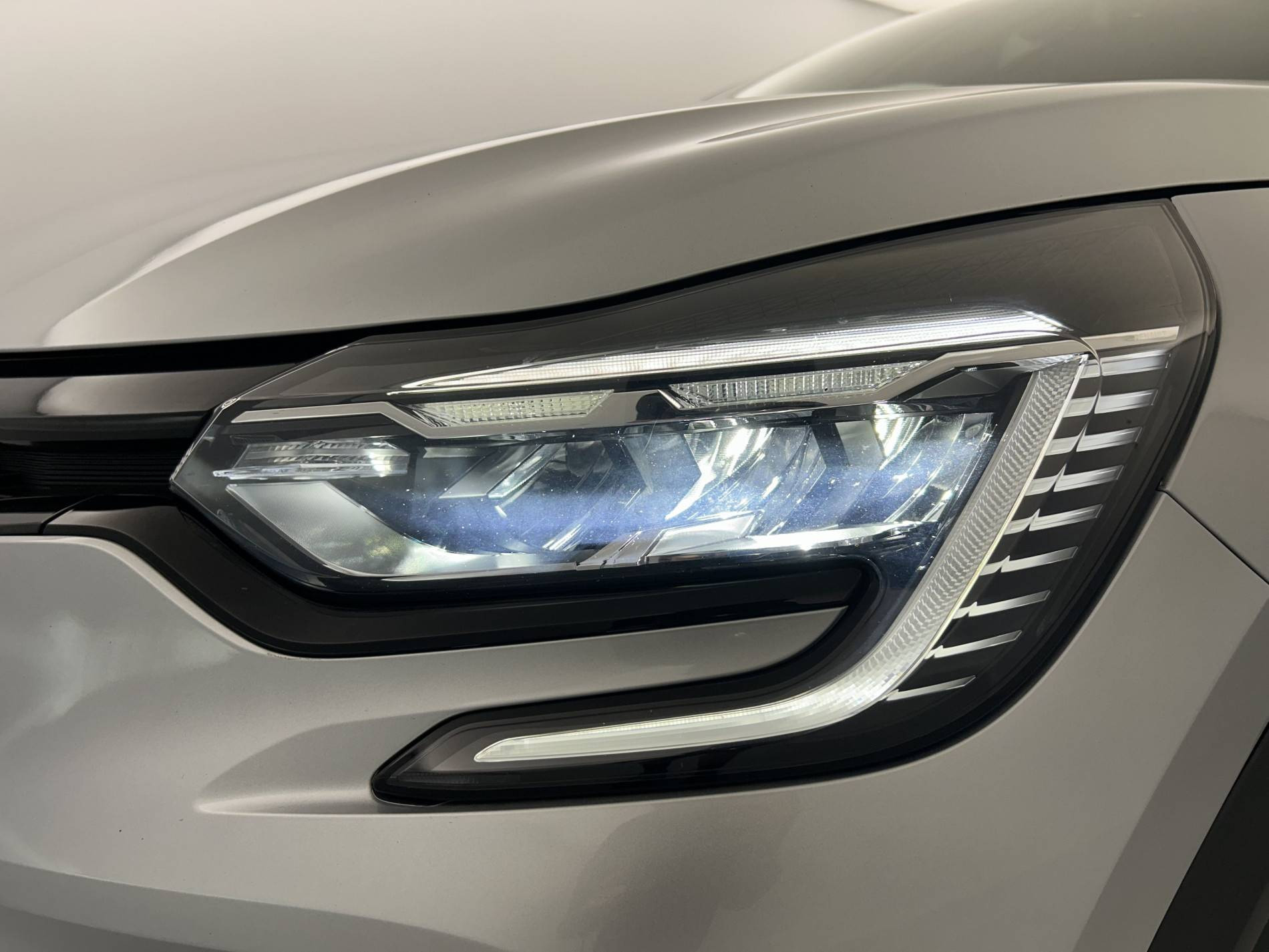 Vente en ligne Renault Captur  E-Tech 145 au prix de 18 490 €