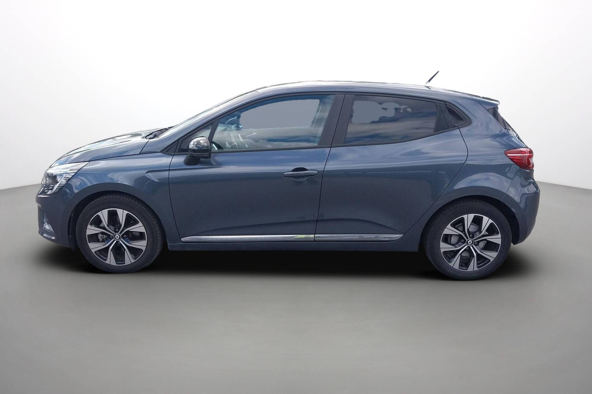 Vente en ligne Renault Clio 5 Clio E-Tech full hybrid 145 au prix de 17 390 €