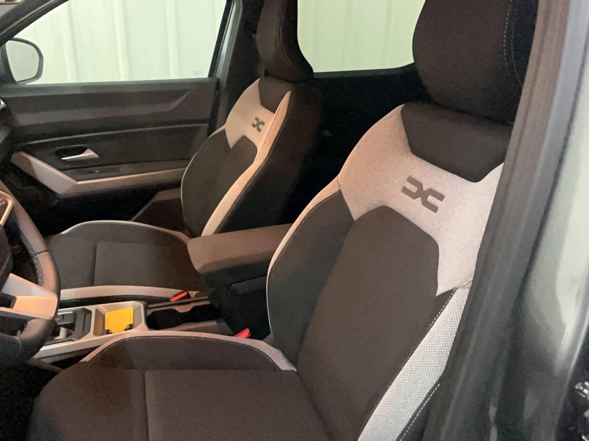 Vente en ligne Dacia Duster  Hybrid 155 au prix de 30 200 €