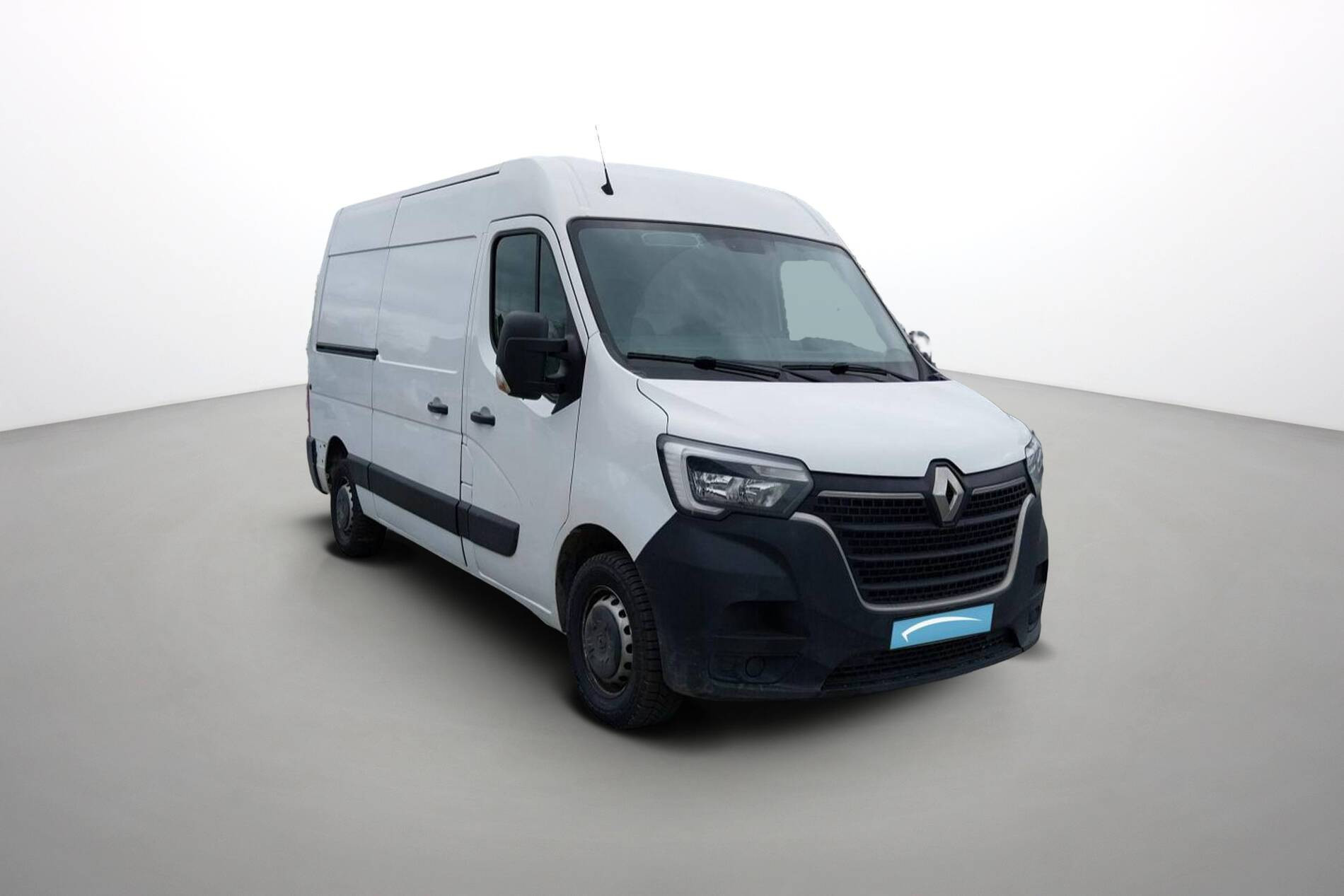 Vente en ligne Renault Master Fourgon MASTER FGN TRAC F3500 L2H2 BLUE DCI 135 au prix de 24 590 €