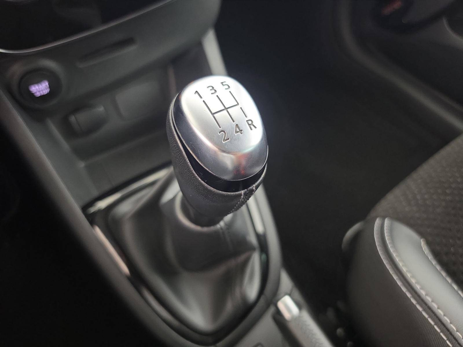 Vente en ligne Renault Clio 4 Clio TCe 90 E6C au prix de 10 990 €