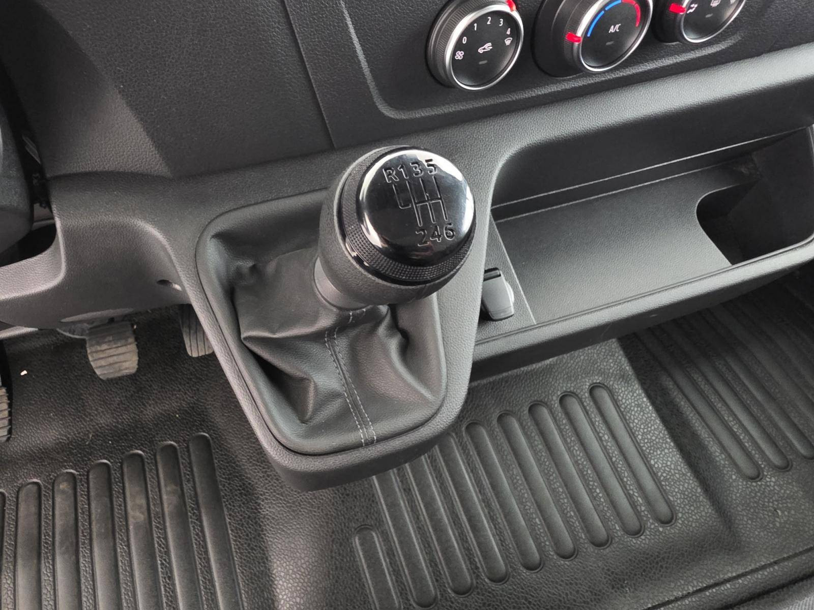 Vente en ligne Renault Master Fourgon MASTER FGN TRAC F3500 L2H2 BLUE DCI 135 au prix de 24 000 €