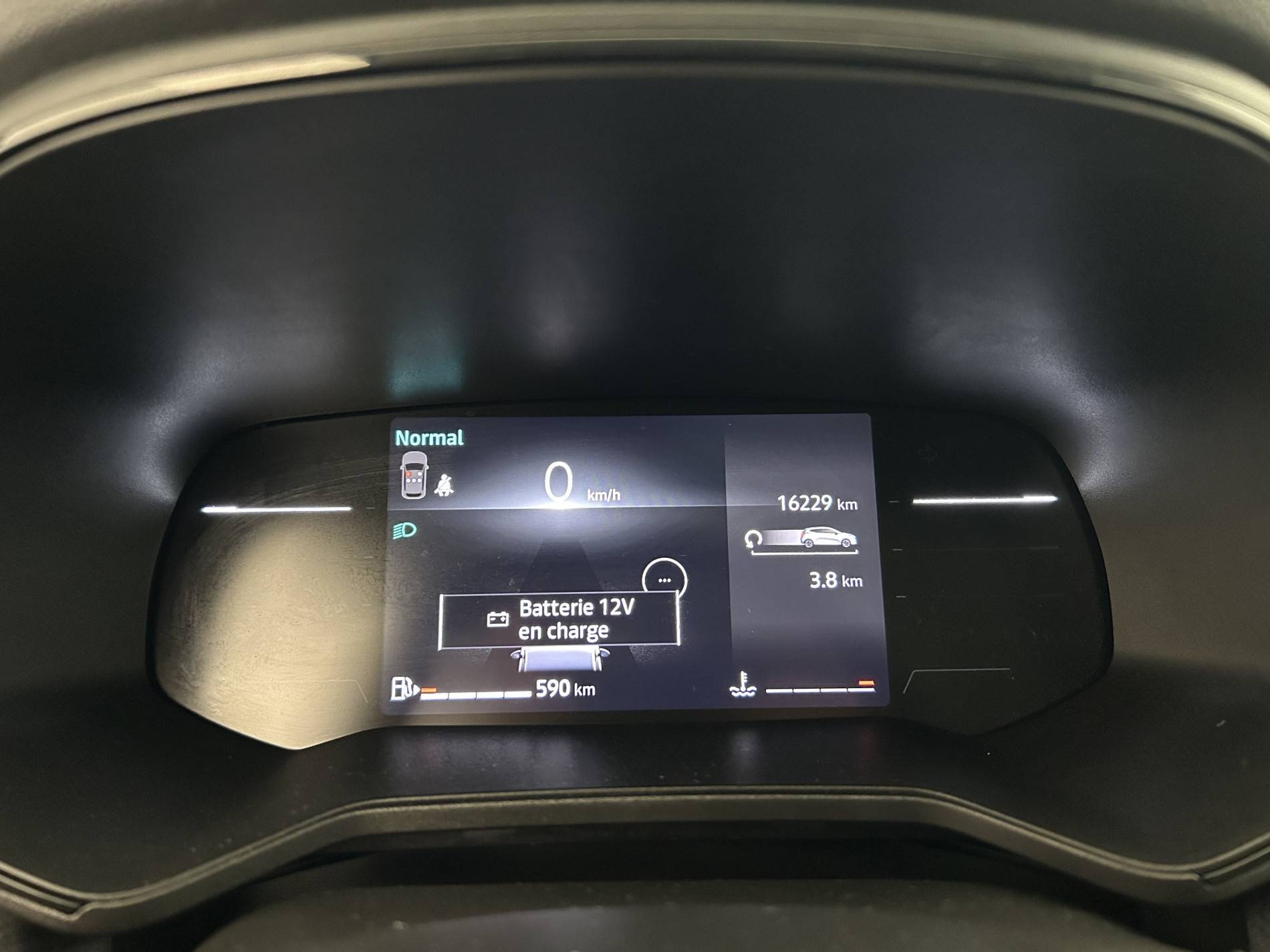 Vente en ligne Renault Clio 5 Clio TCe 90 au prix de 15 490 €