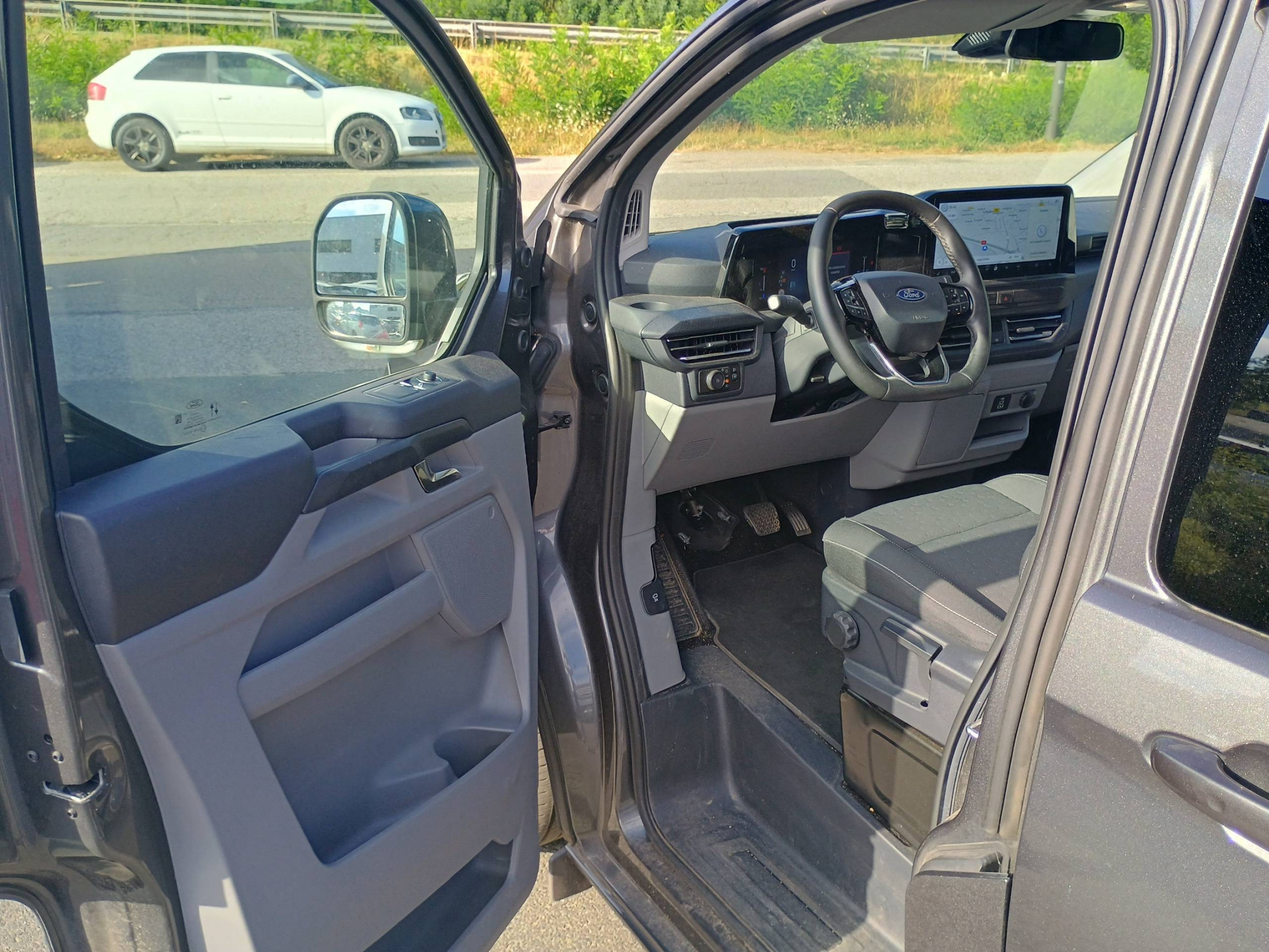 Vente en ligne Ford Transit Custom  300 L1H1 2.0 ECOBLUE 136 CH BVA8 au prix de 36 490 €