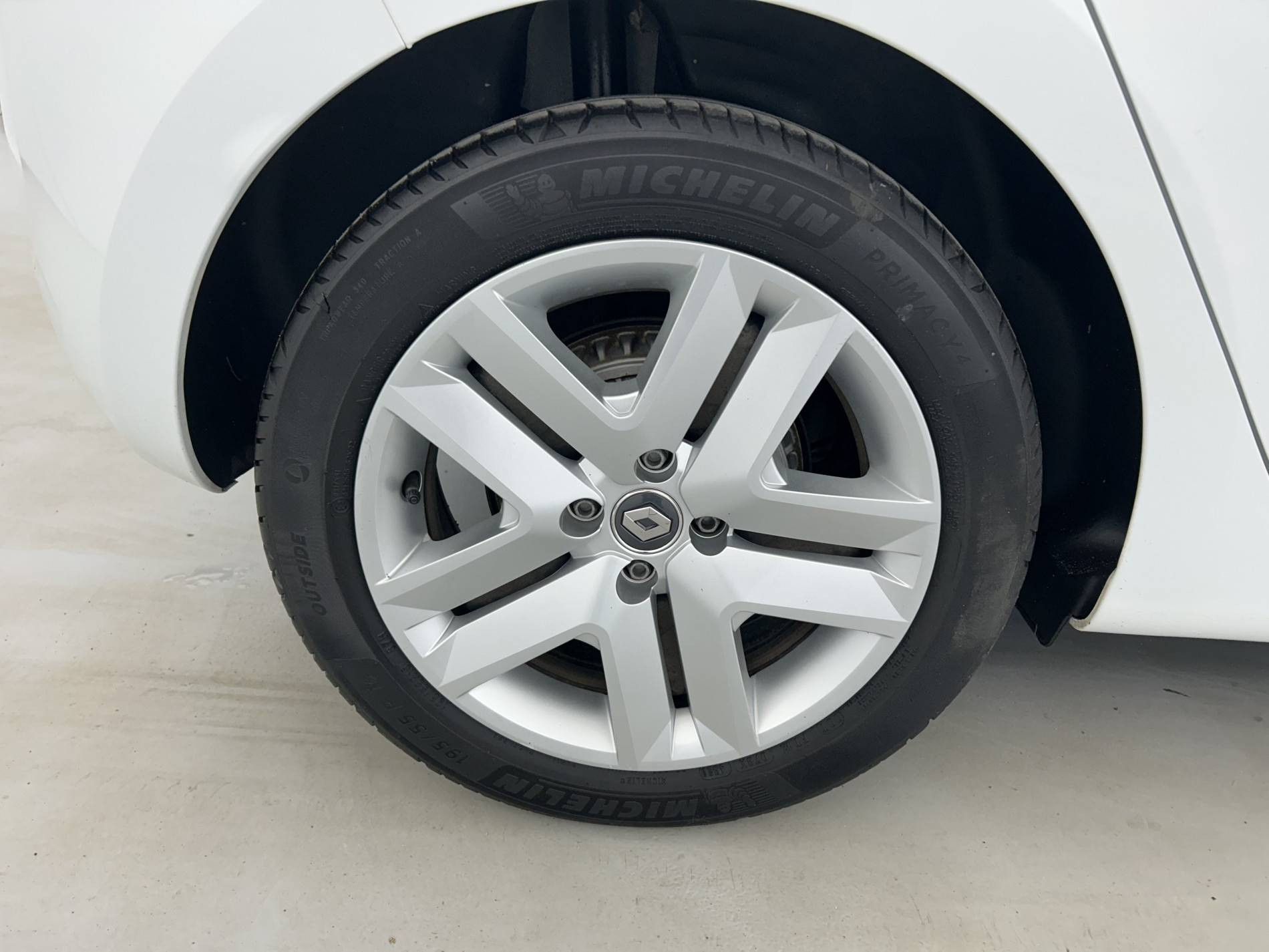 Vente en ligne Renault Clio 5 Clio Blue dCi 85 au prix de 13 100 €