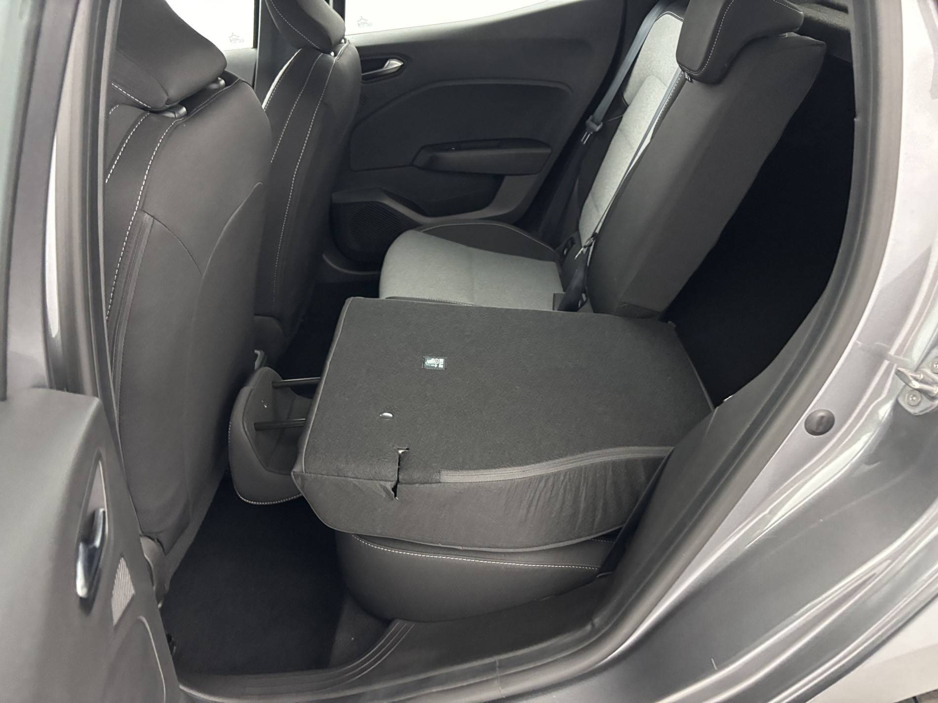 Vente en ligne Renault Clio 5 Clio Blue dCi 100 ch au prix de 18 500 €