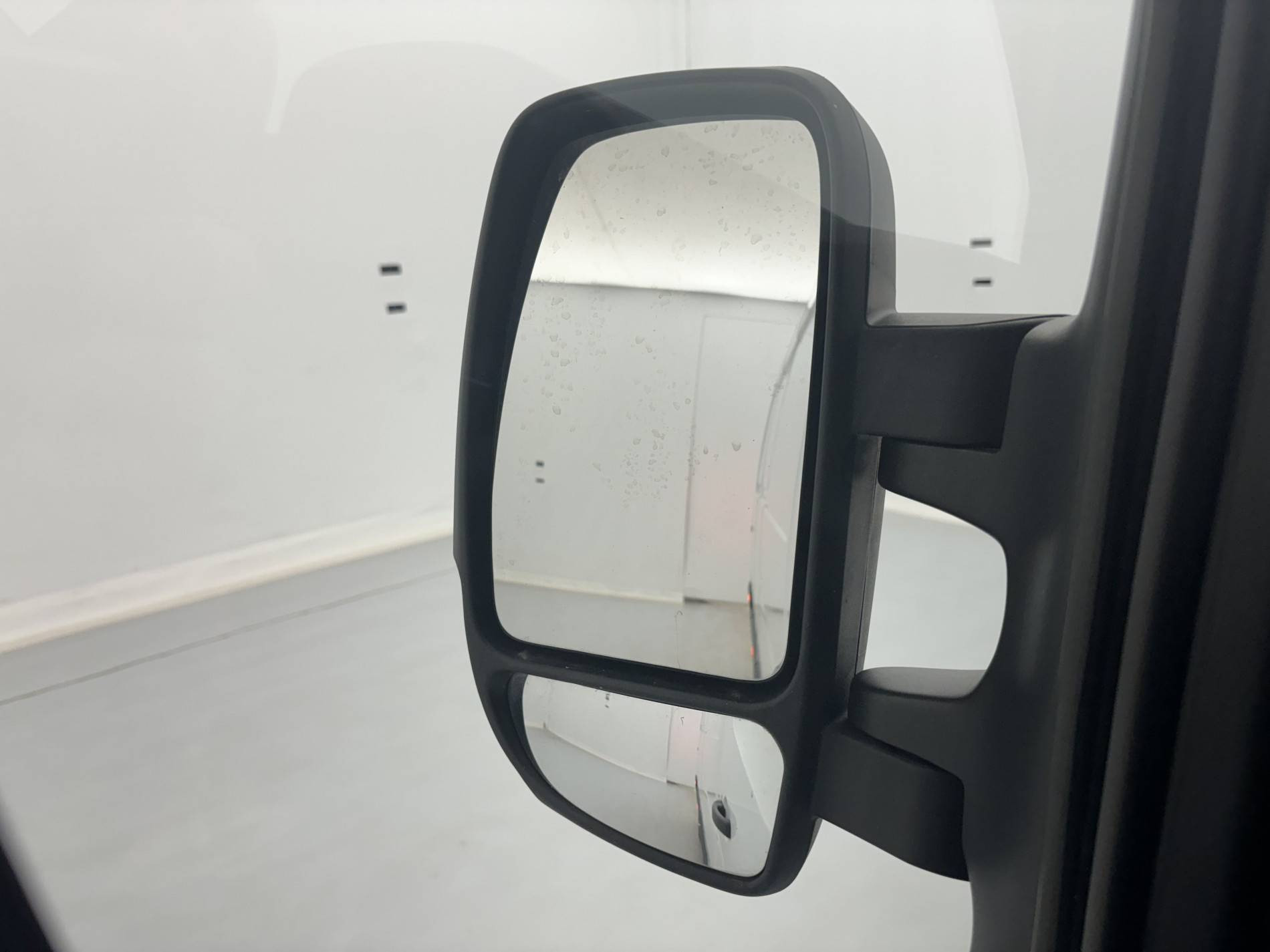 Vente en ligne Renault Master Fourgon MASTER FGN TRAC F3500 L3H3 BLUE DCI 135 au prix de 28 500 €