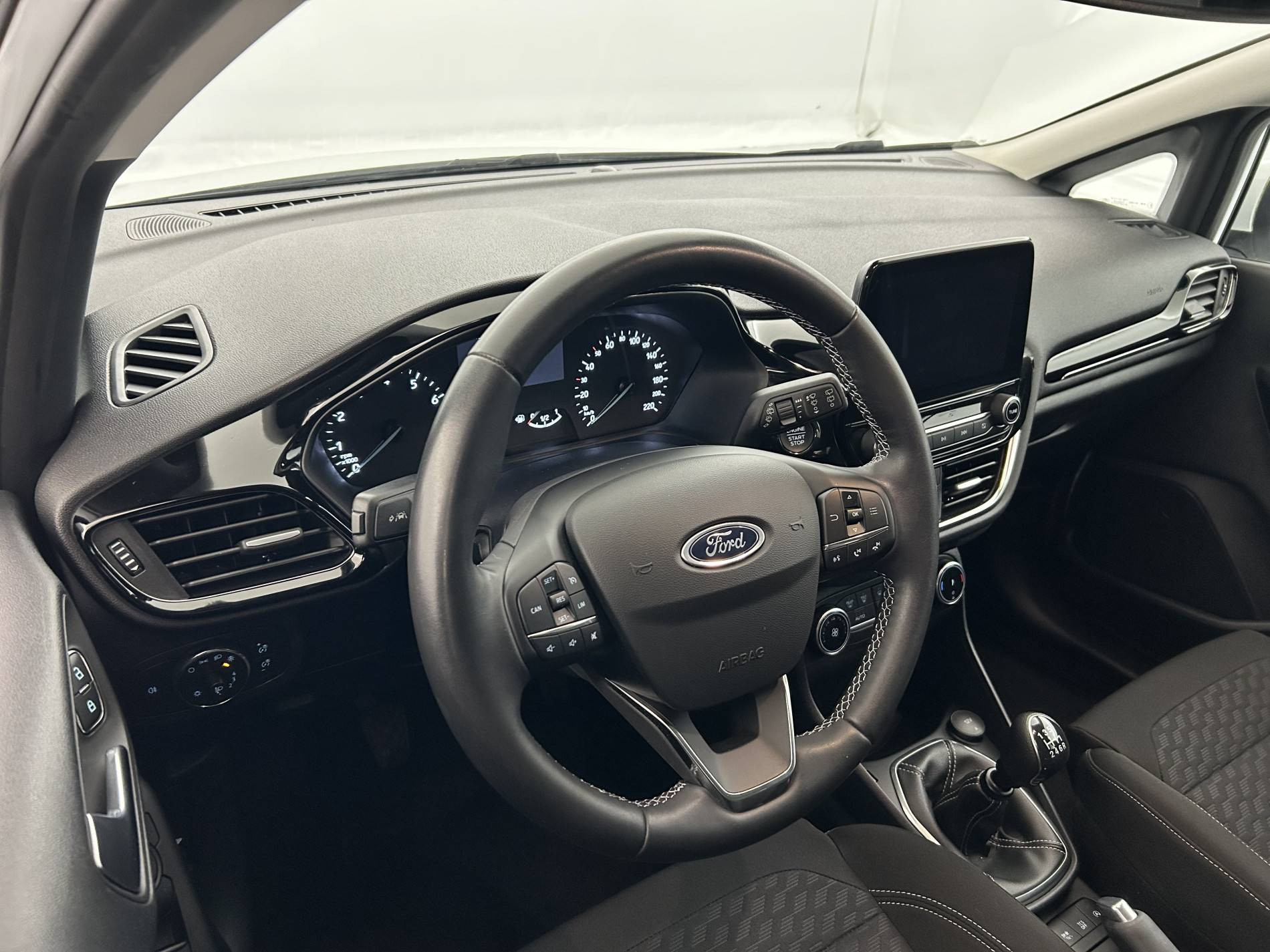 Vente en ligne Ford Fiesta  1.0 Flexifuel 95 ch S&S BVM6 au prix de 17 490 €