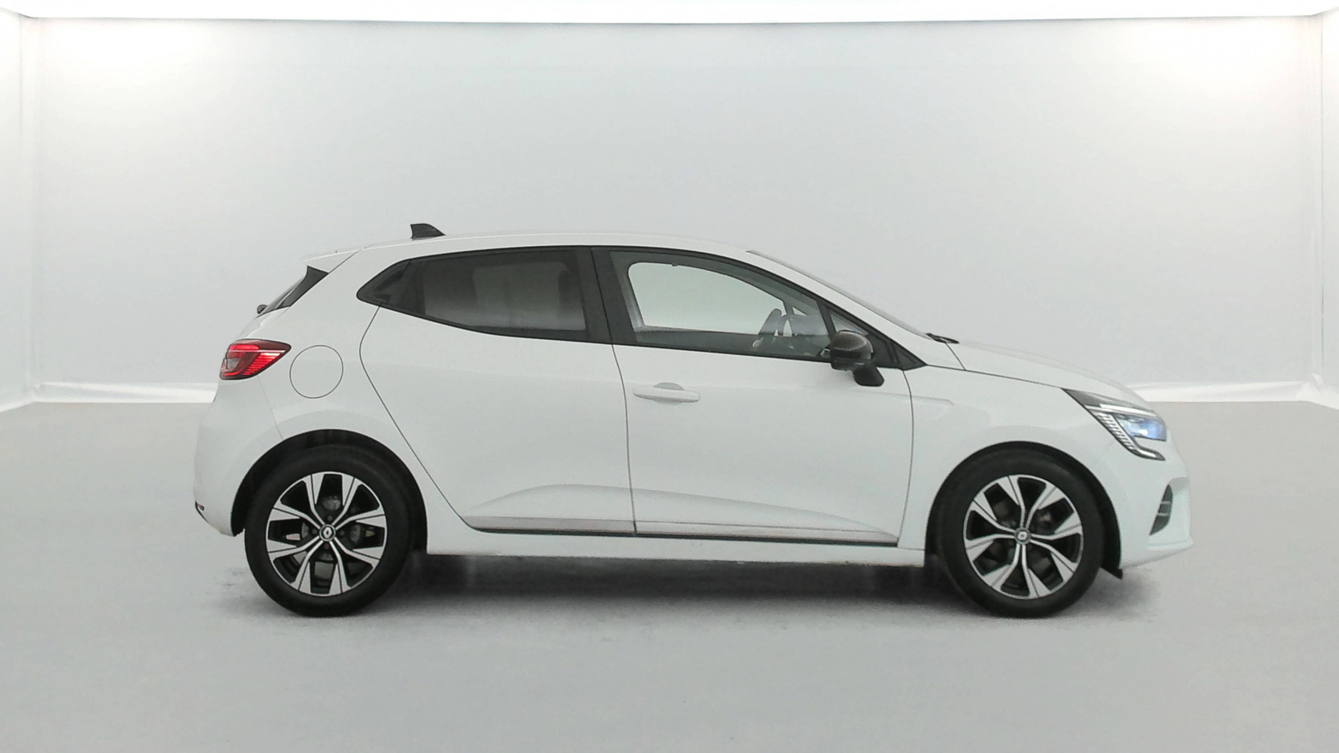 Vente en ligne Renault Clio 5 Clio TCe 100 GPL au prix de 13 990 €