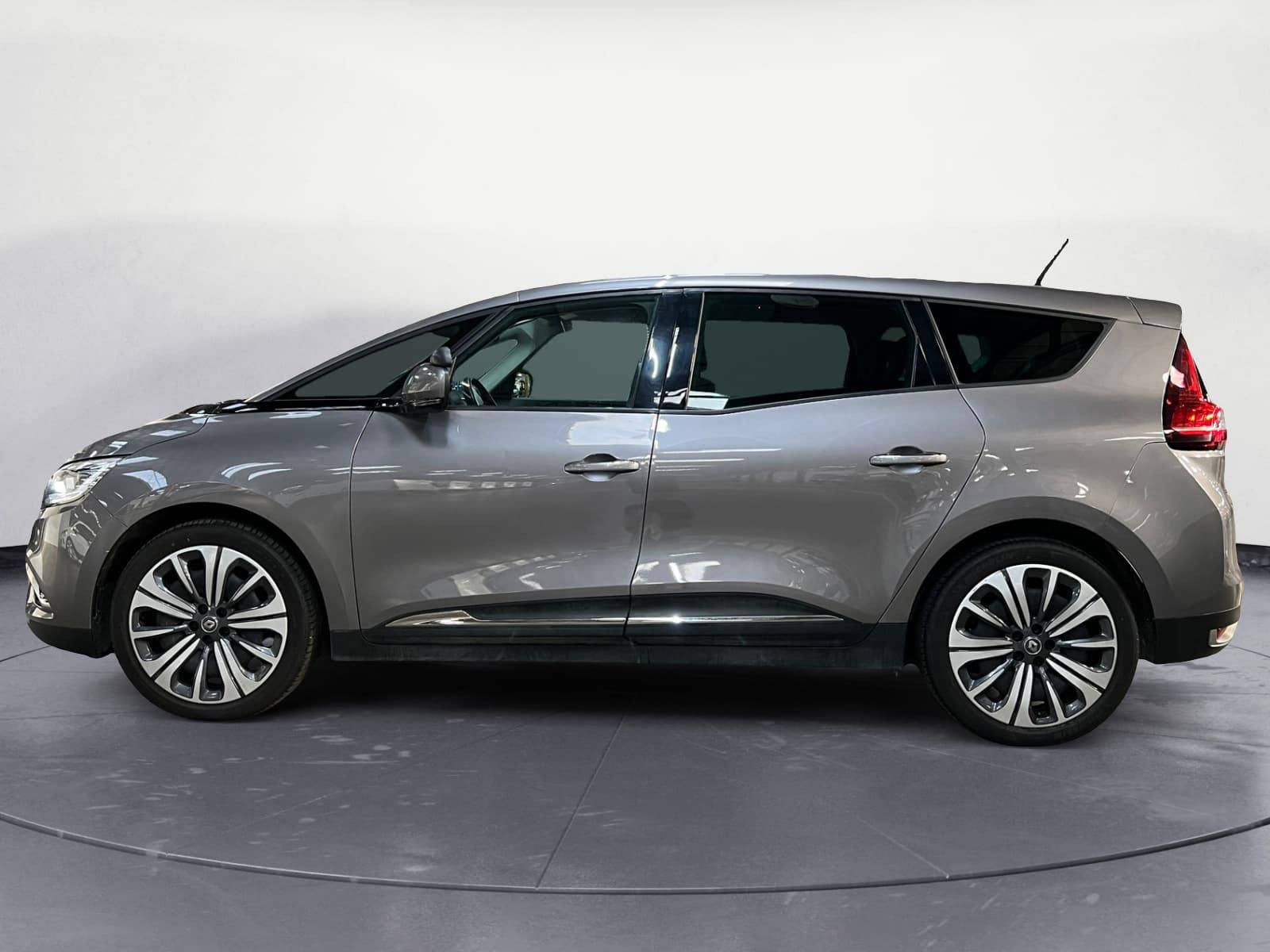 Vente en ligne Renault Grand Scenic 4 Grand Scenic TCe 140 au prix de 21 990 €