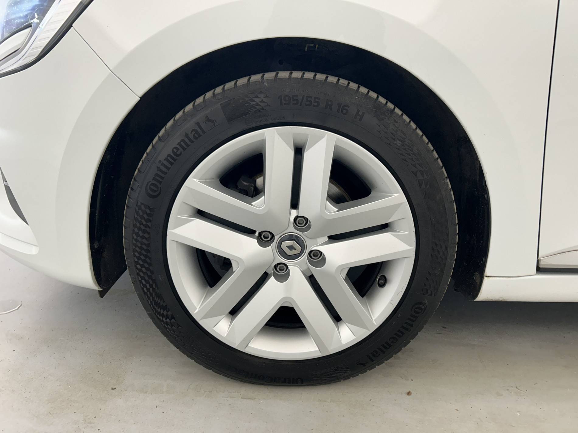 Vente en ligne Renault Clio 5 Clio Blue dCi 100 - 21N au prix de 14 490 €