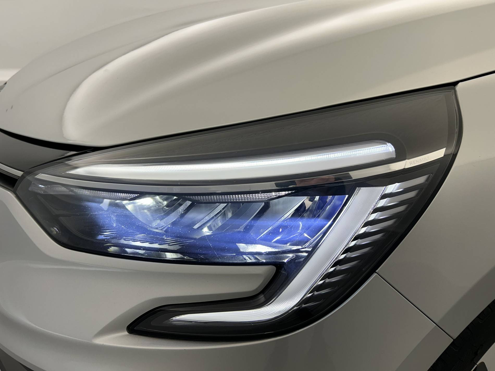 Vente en ligne Renault Clio 5 Clio E-Tech hybride 145 au prix de 17 490 €