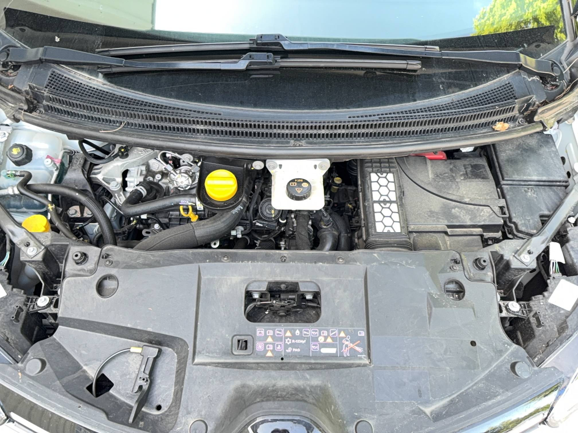 Vente en ligne Renault Grand Scenic 4 Grand Scenic TCe 140 EDC au prix de 22 590 €