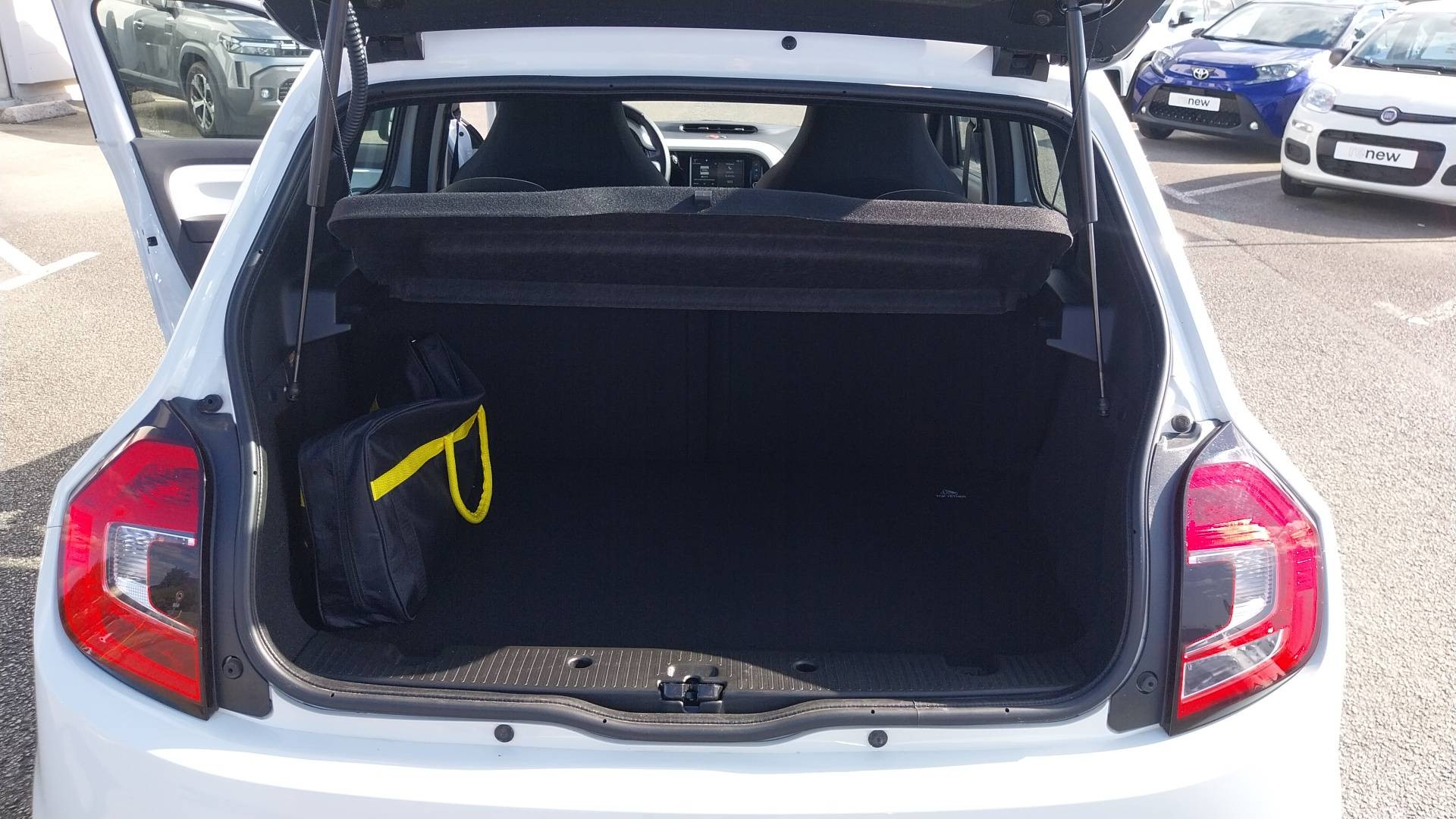 Vente en ligne Renault Twingo 3  SCe 65 - 21 au prix de 11 990 €