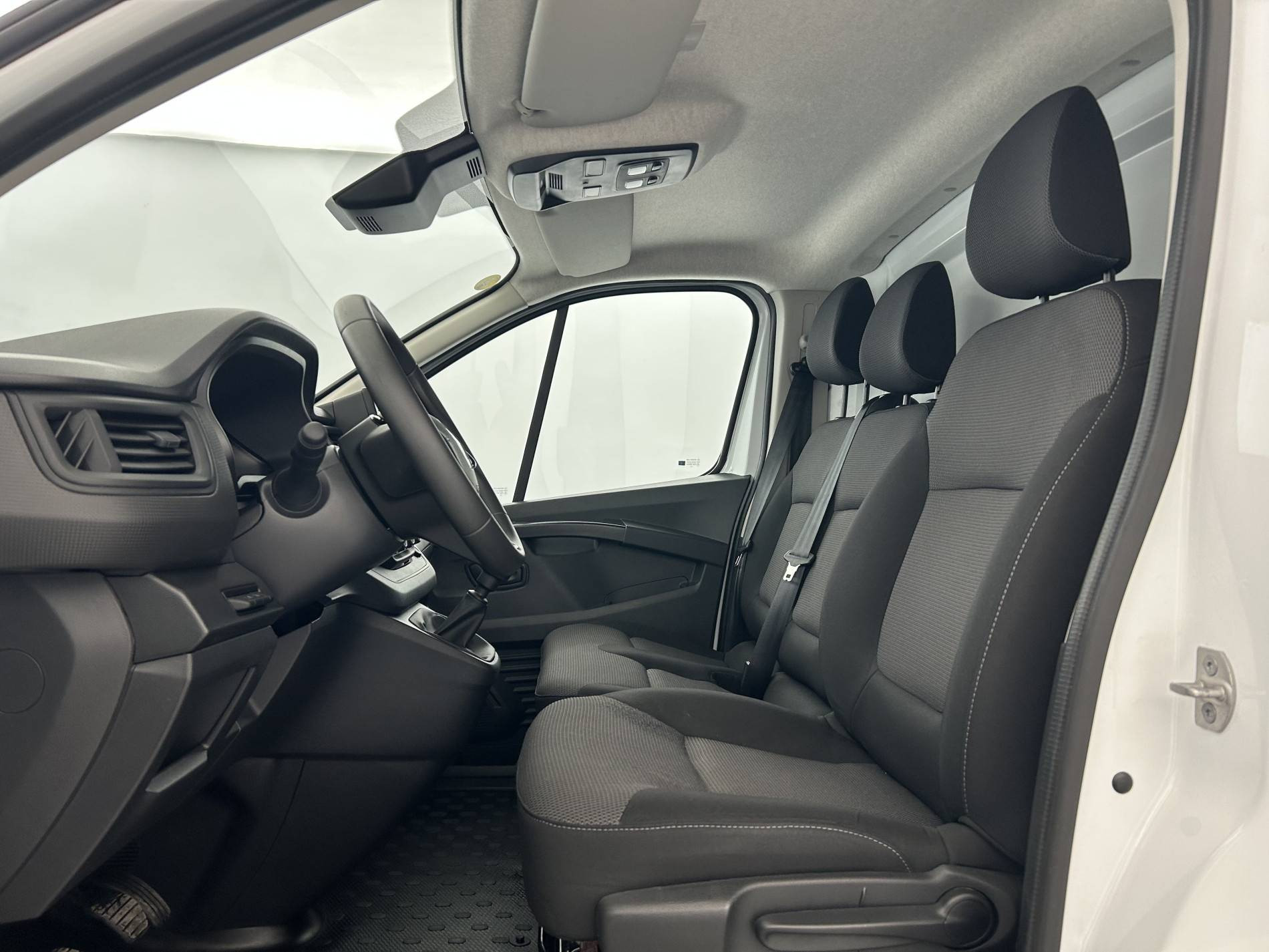 Vente en ligne Renault Trafic 3 Fourgon TRAFIC FG BLUE DCI 130 L1H1 3T GSR2 au prix de 24 390 €