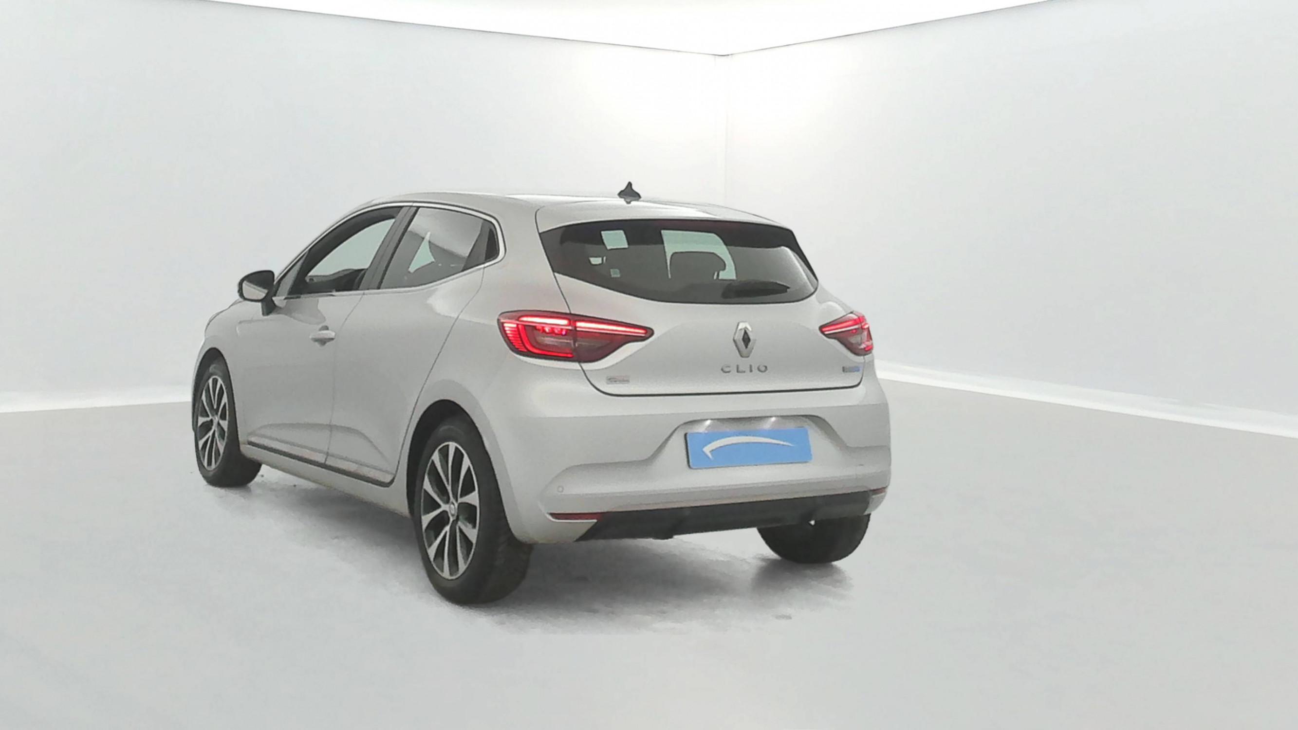 Vente en ligne Renault Clio 5 Clio E-Tech 140 - 21N au prix de 16 890 €