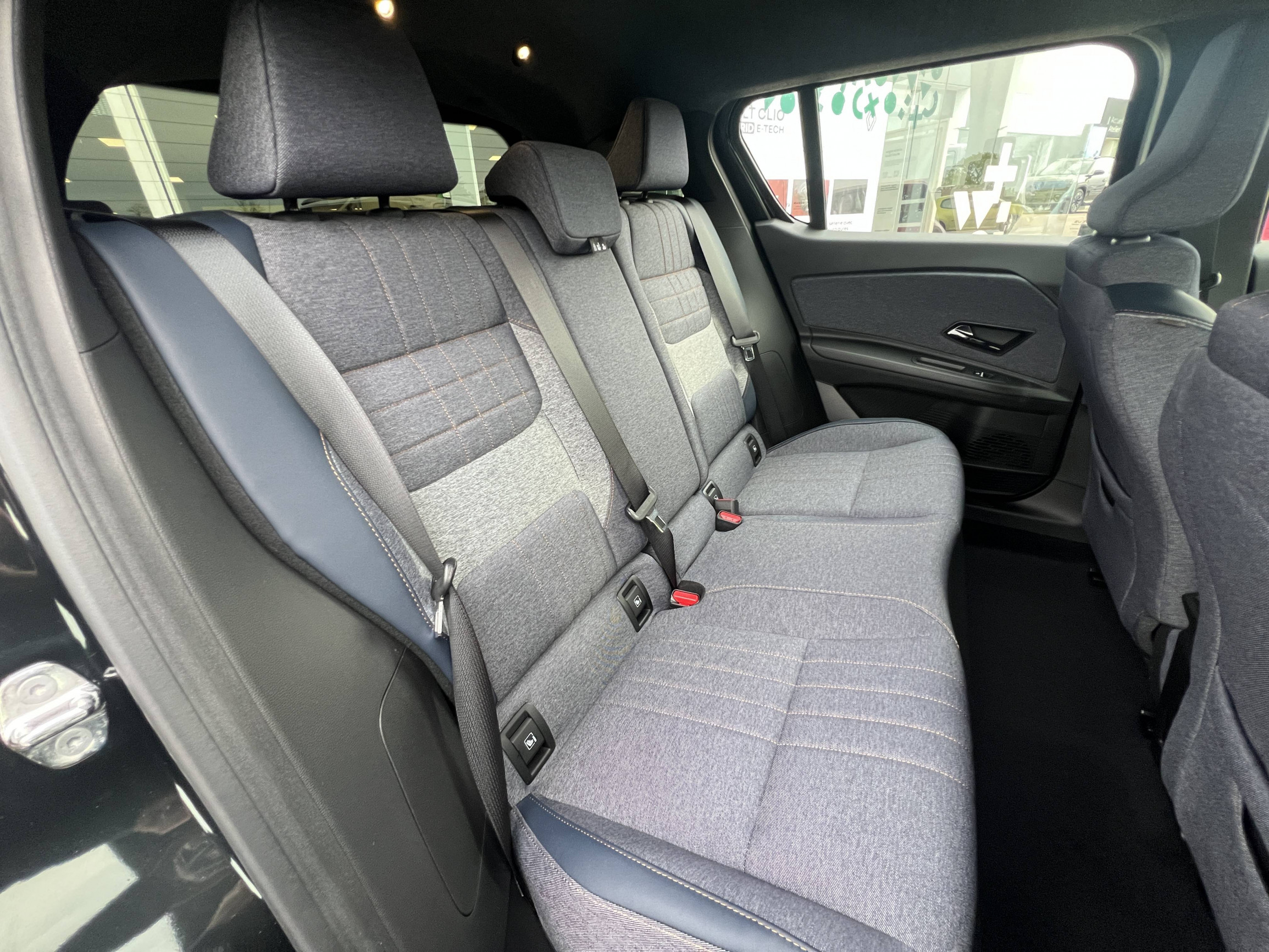 Vente en ligne Renault R4 E-Tech  150 ch autonomie confort au prix de 34 290 €