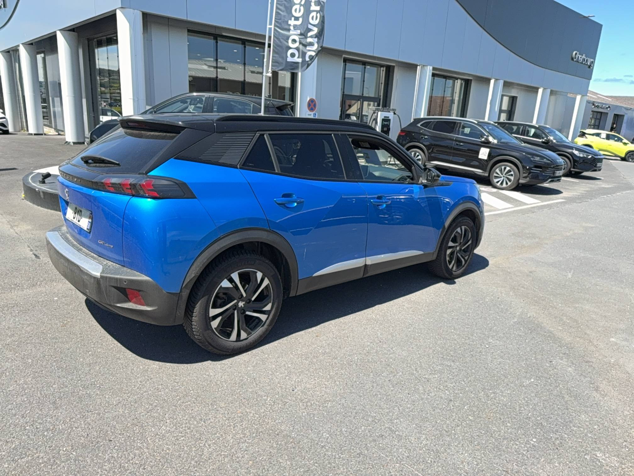 Vente en ligne Peugeot E-2008  136 ch au prix de 11 990 €