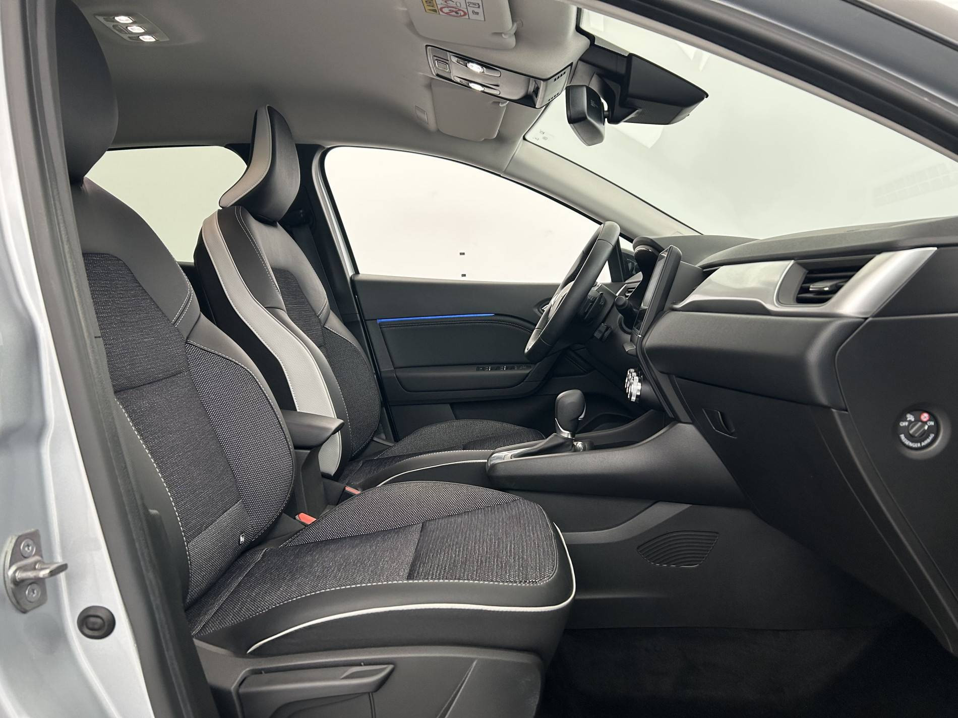 Vente en ligne Renault Captur  mild hybrid 160 EDC au prix de 20 990 €
